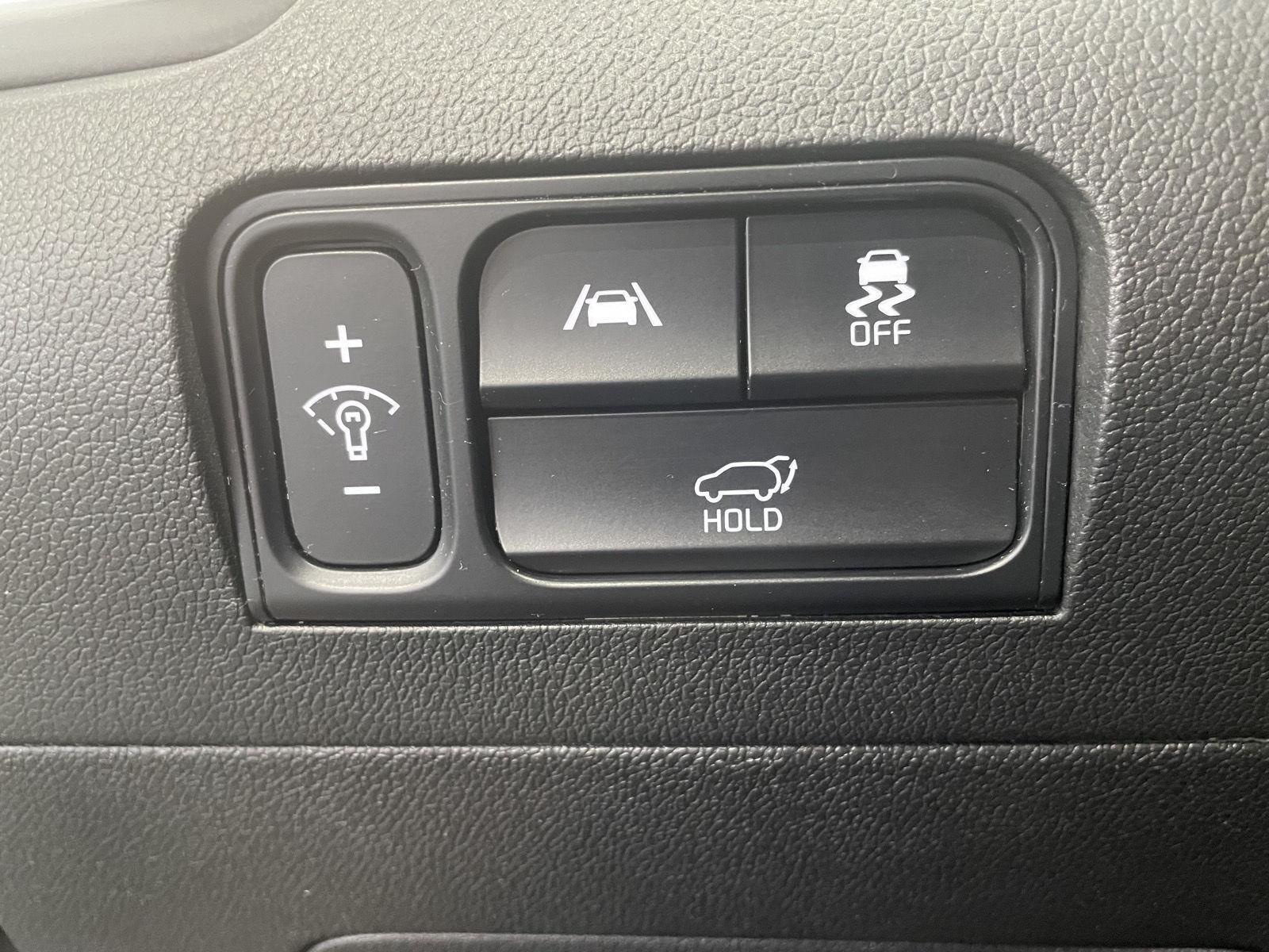 Vehicle photo 16