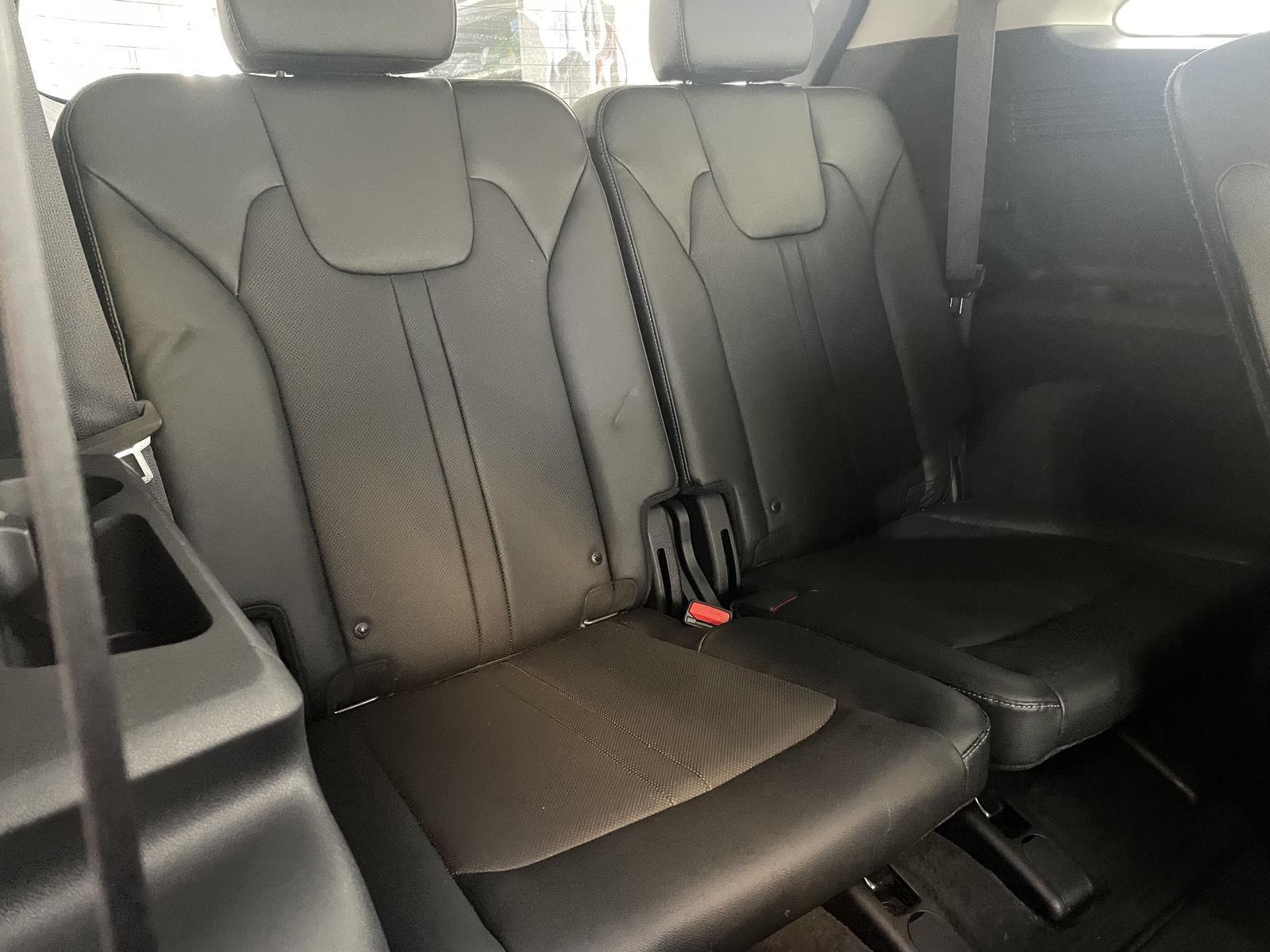 Vehicle photo 29