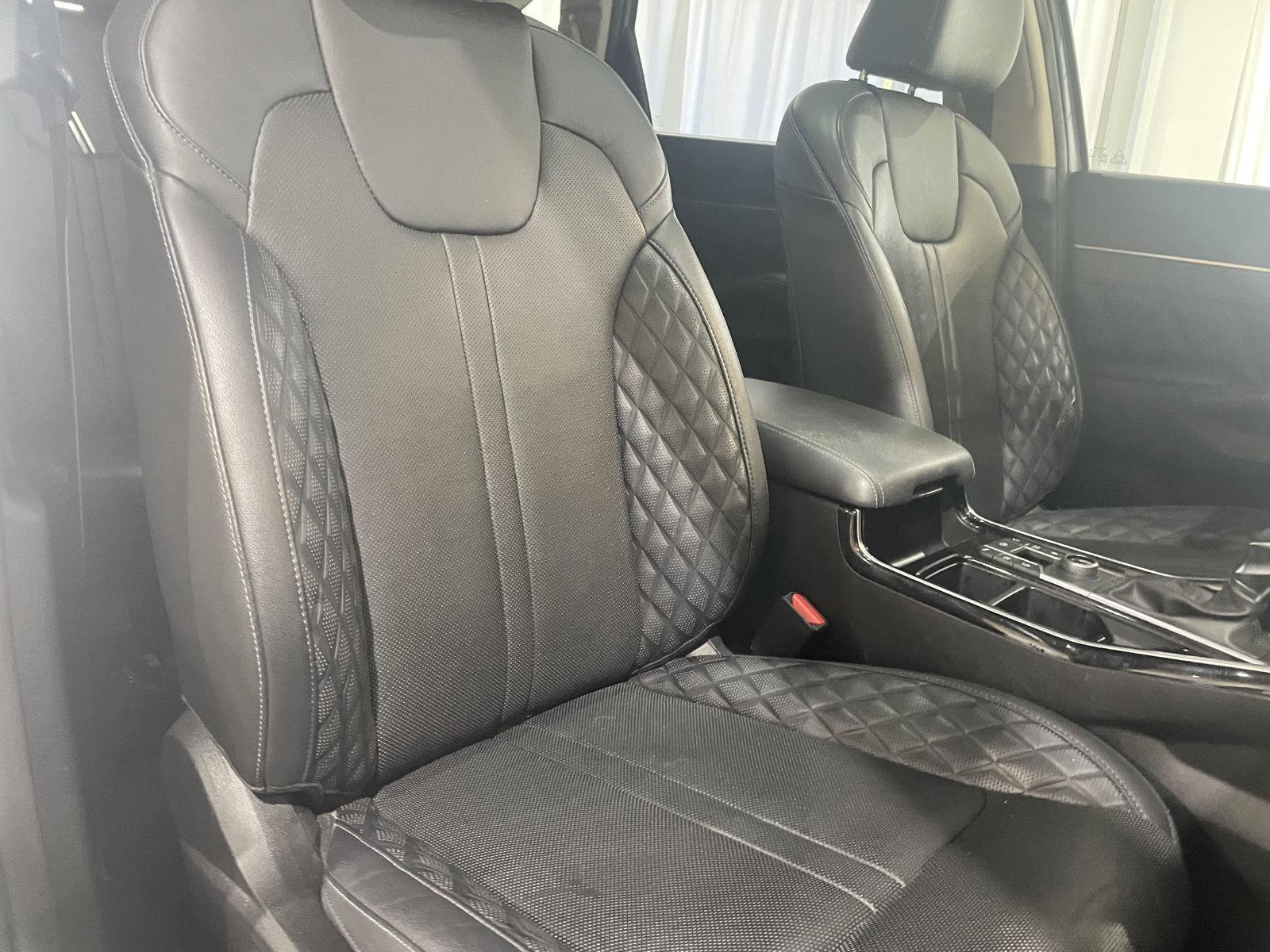 Vehicle photo 32