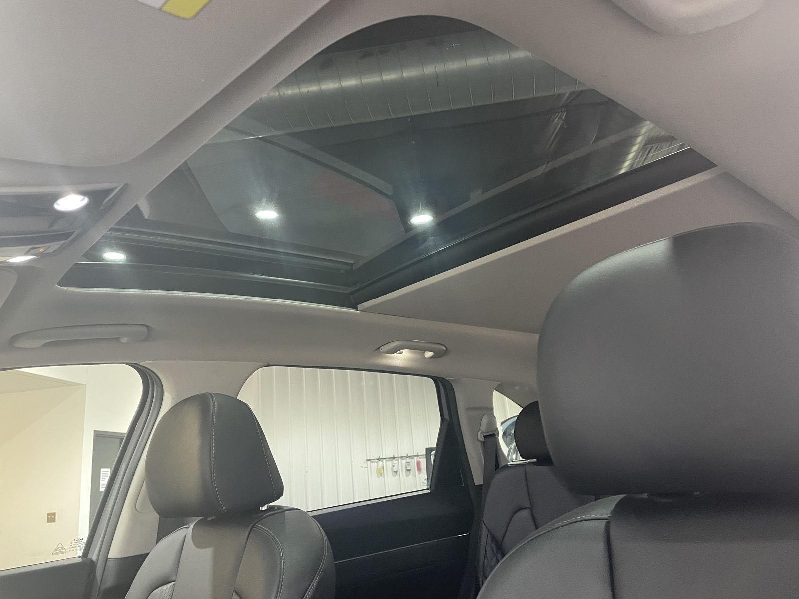 Vehicle photo 34