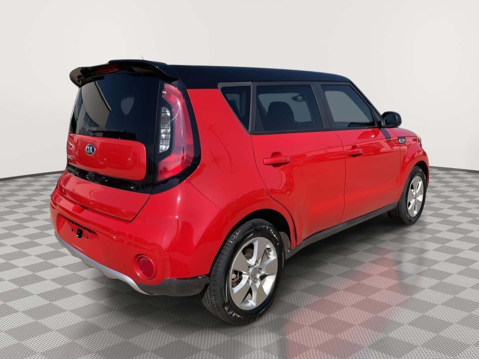 Vehicle photo 5