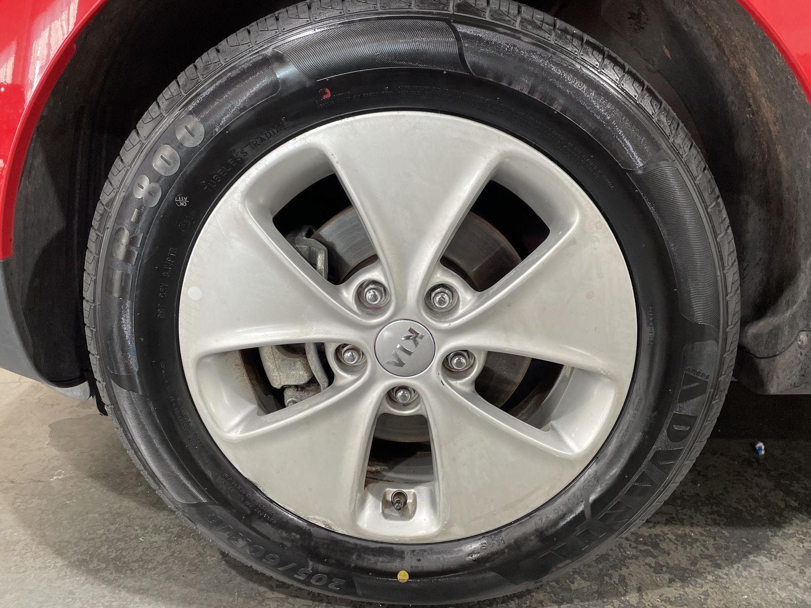 Vehicle photo 10