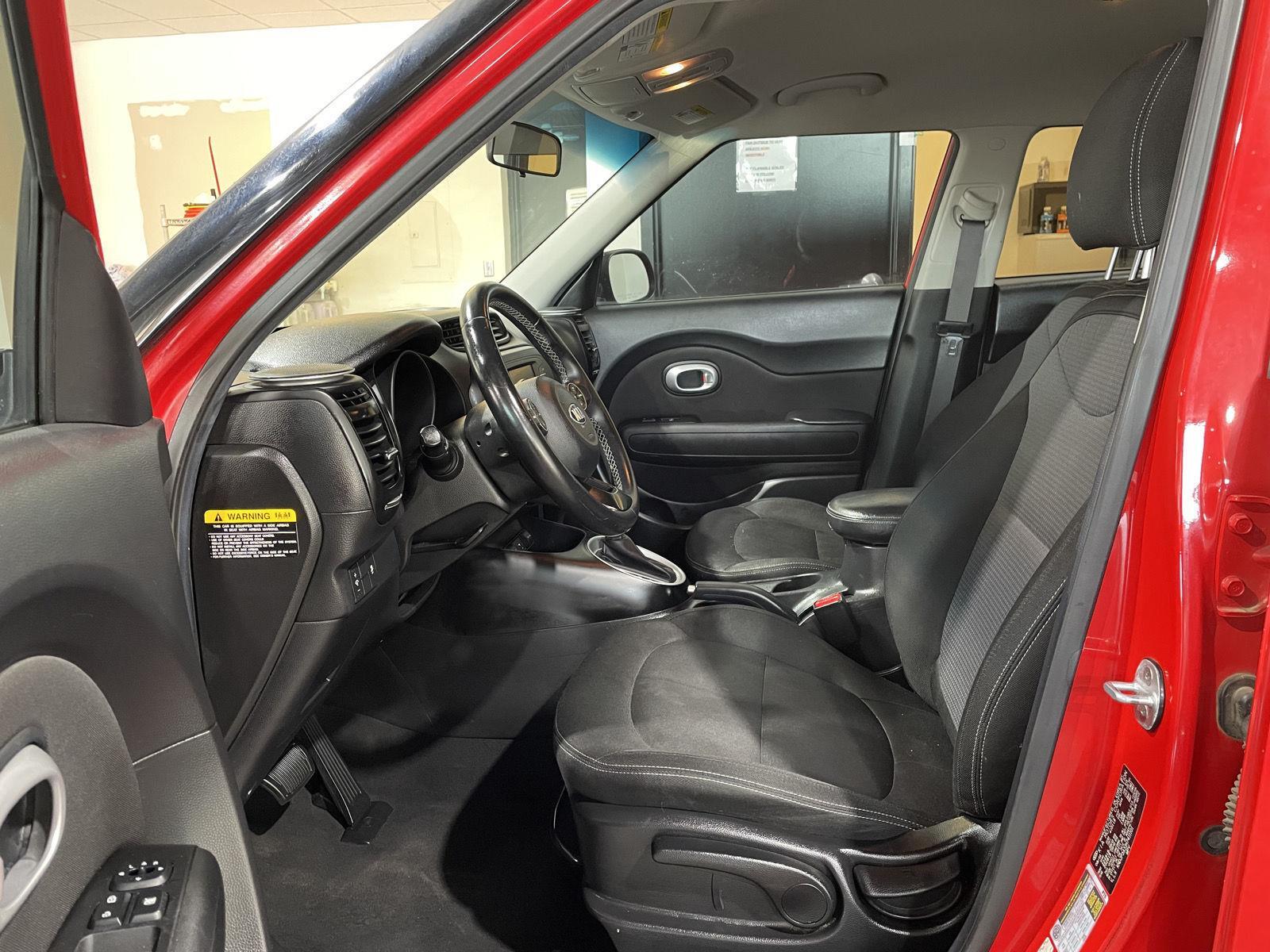 Vehicle photo 13