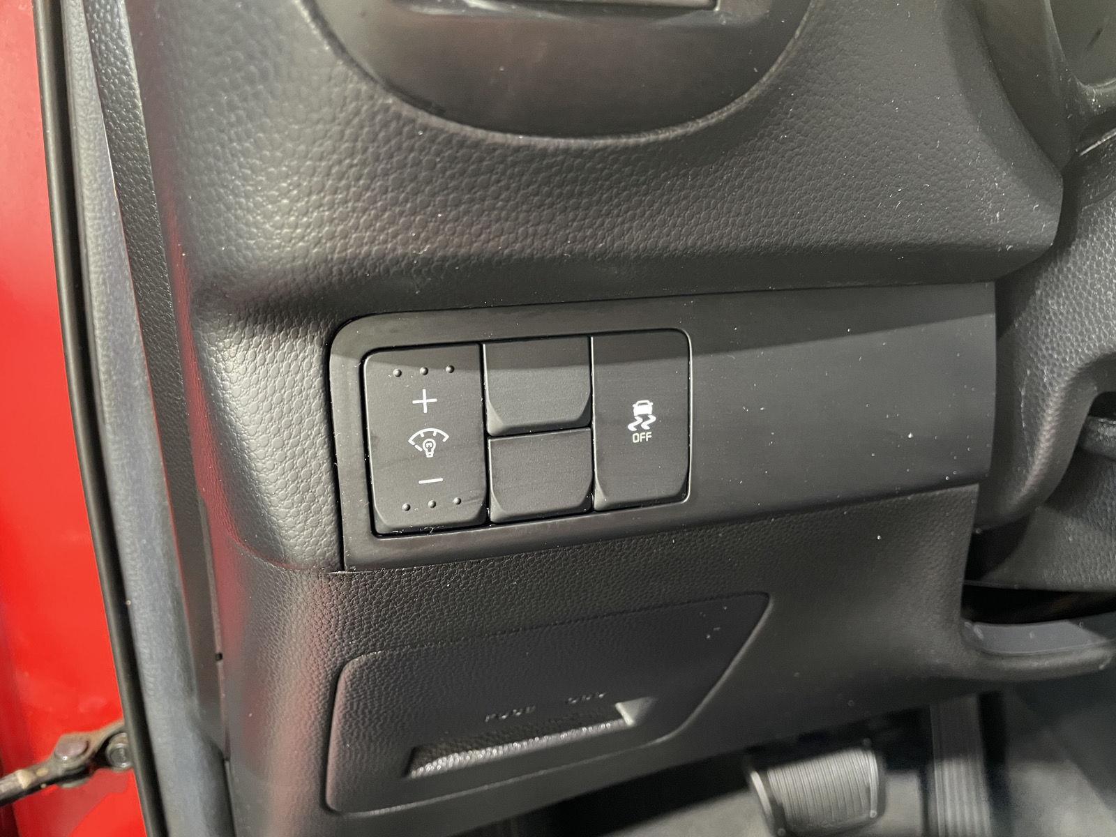 Vehicle photo 15