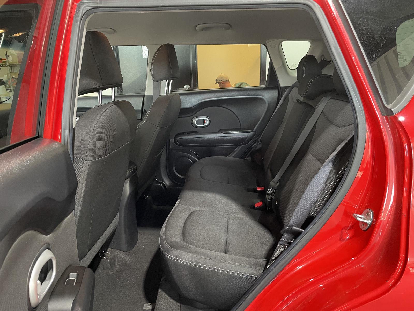 Vehicle photo 16