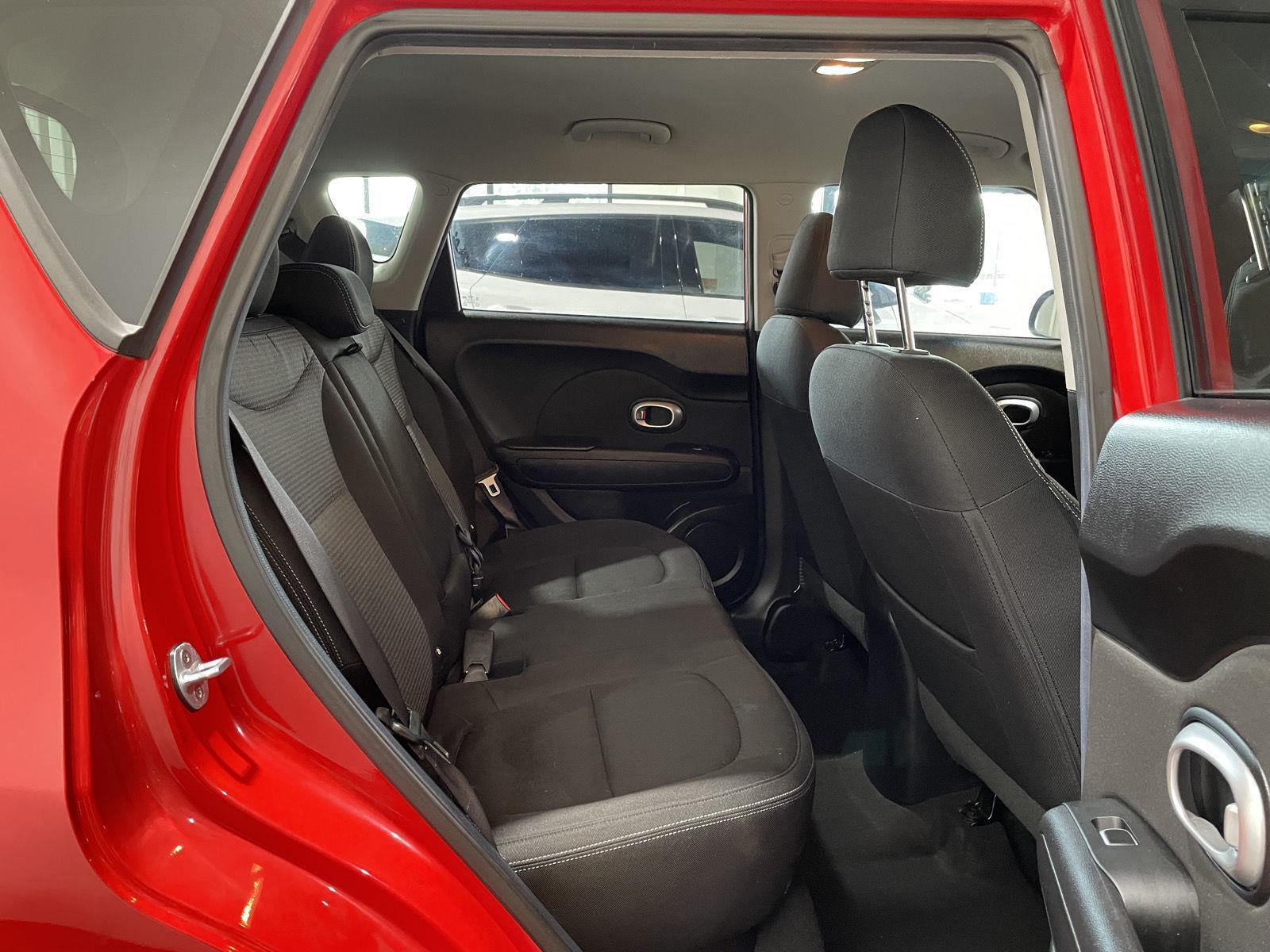 Vehicle photo 18