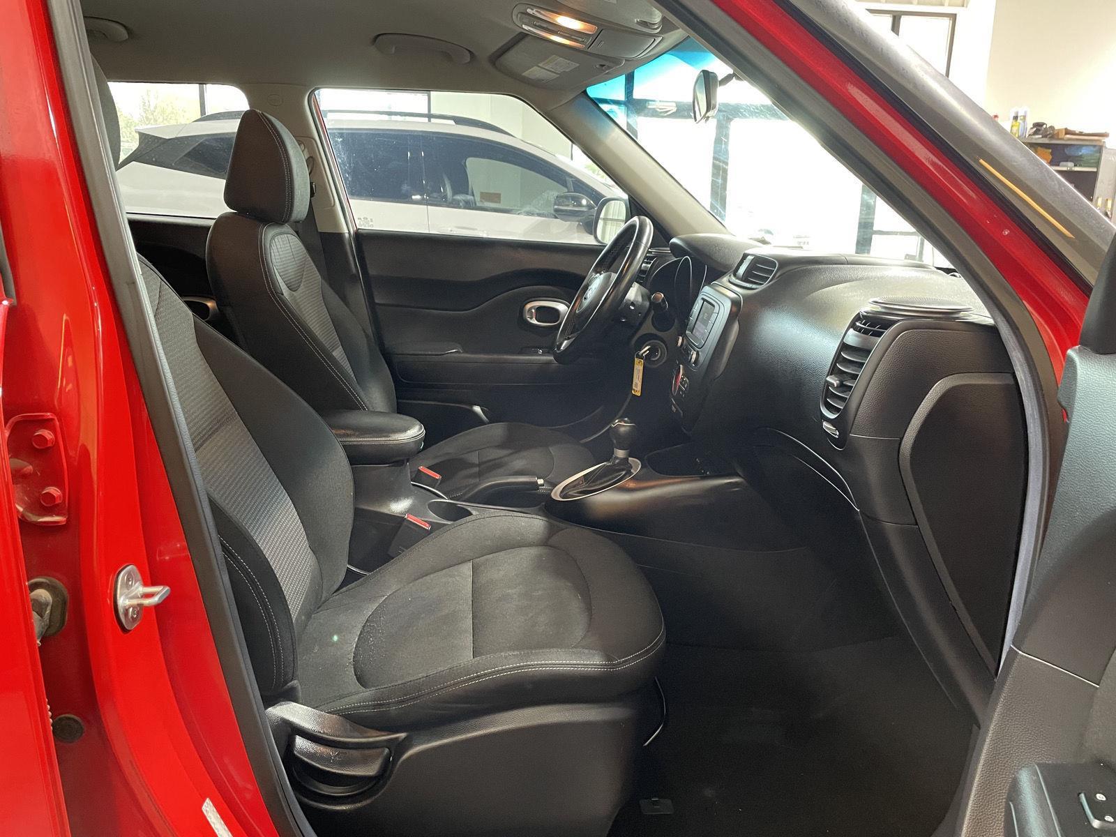 Vehicle photo 20