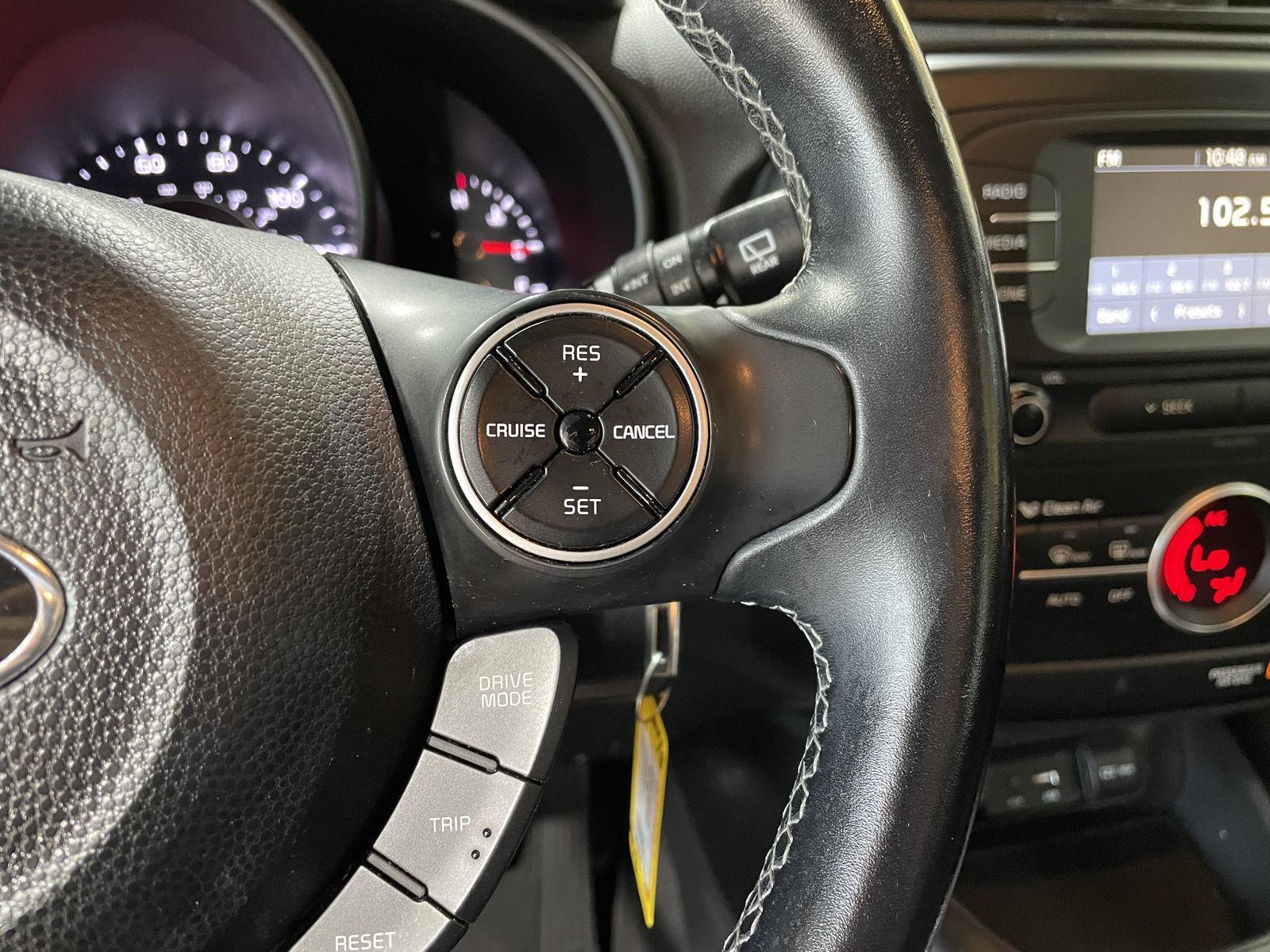 Vehicle photo 27