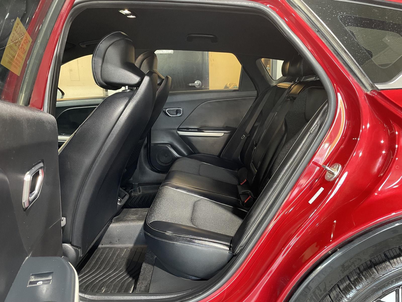Vehicle photo 15