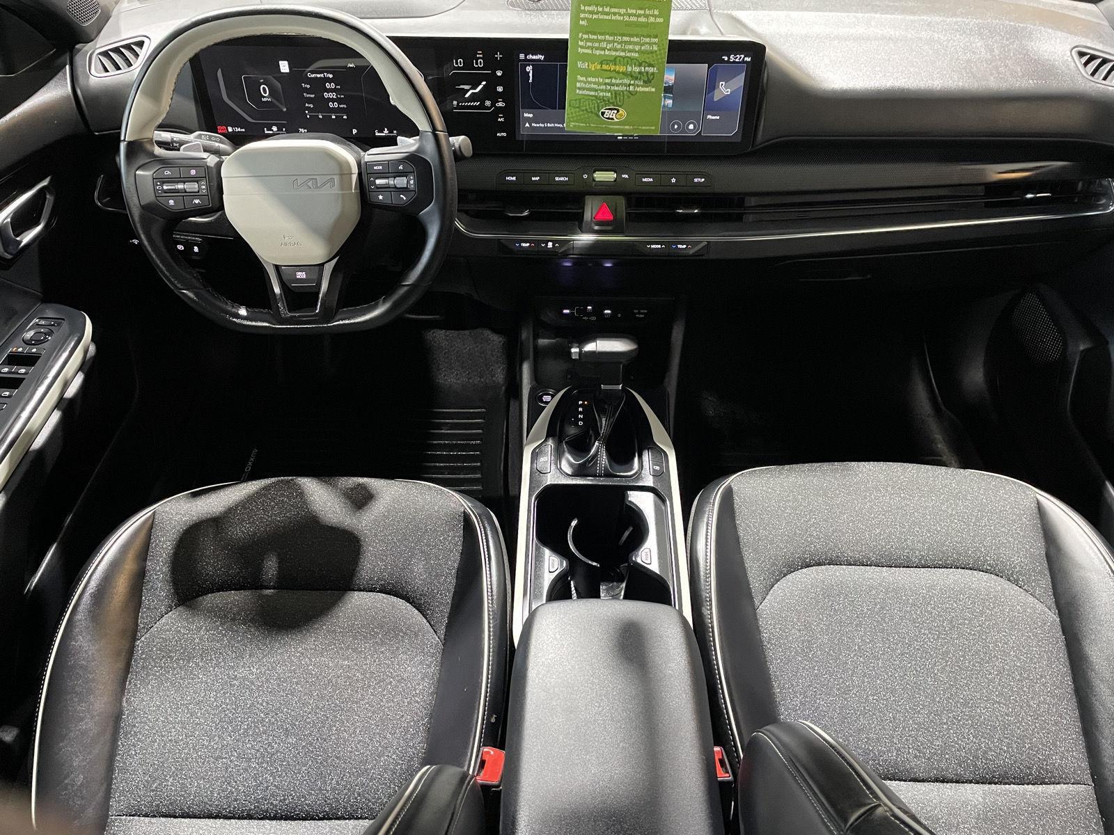 Vehicle photo 21