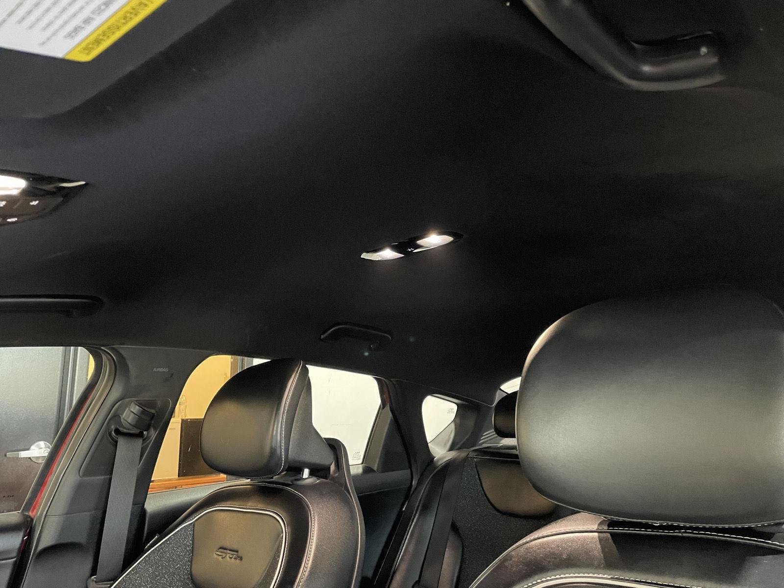 Vehicle photo 29