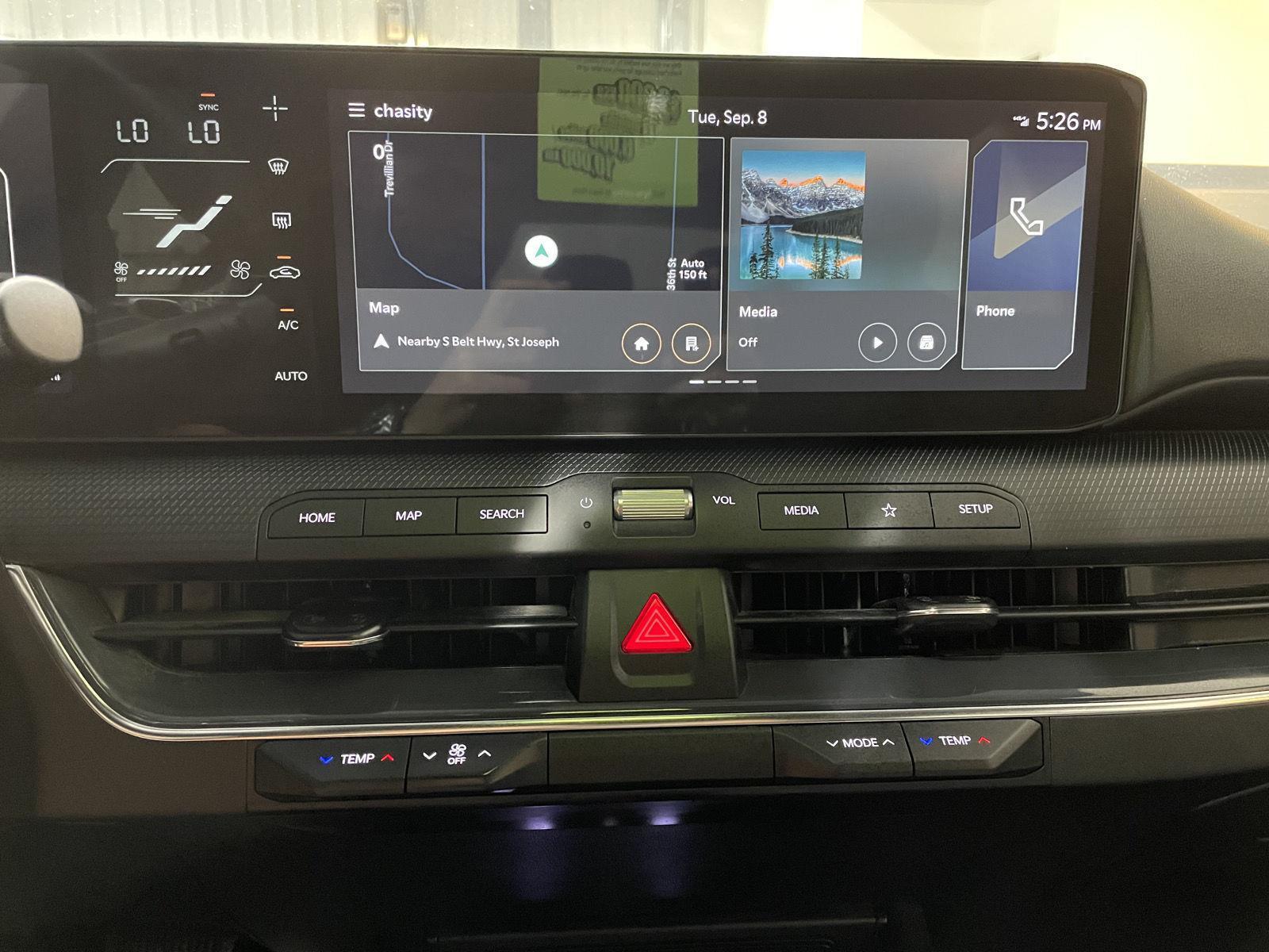 Vehicle photo 30