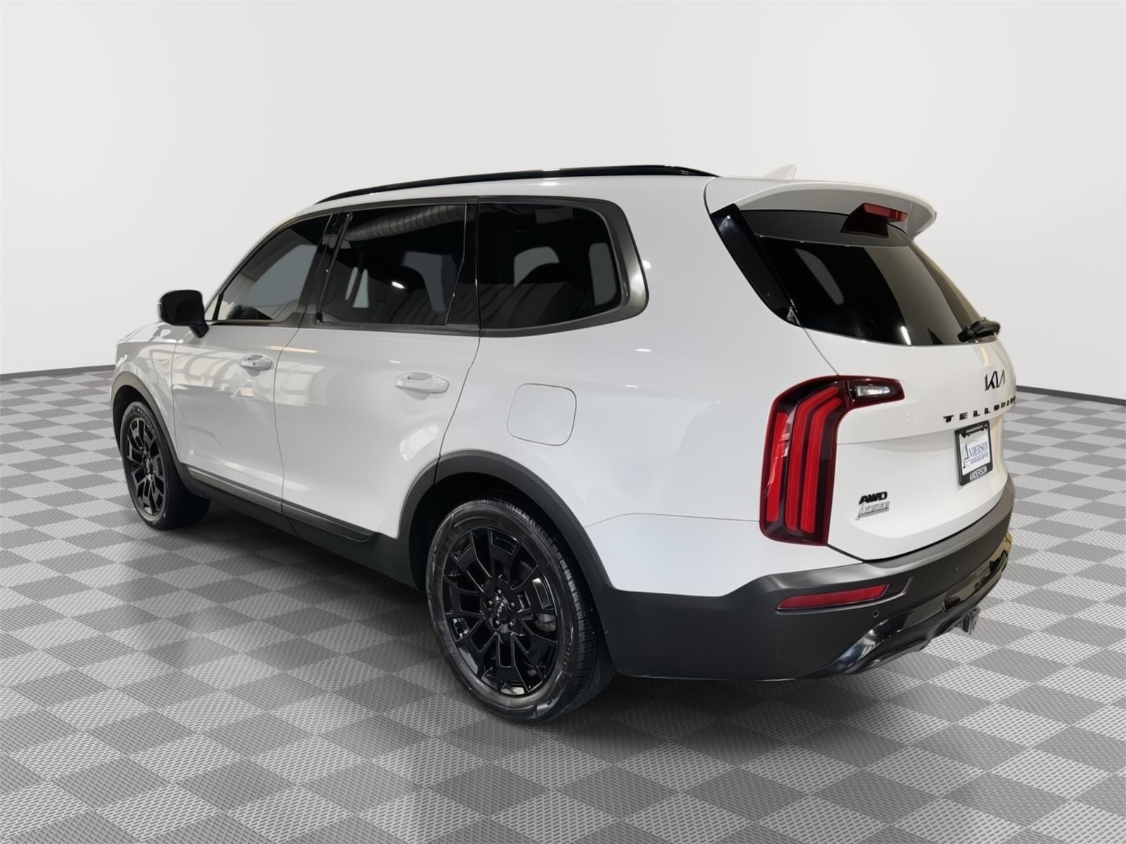 Vehicle photo 8