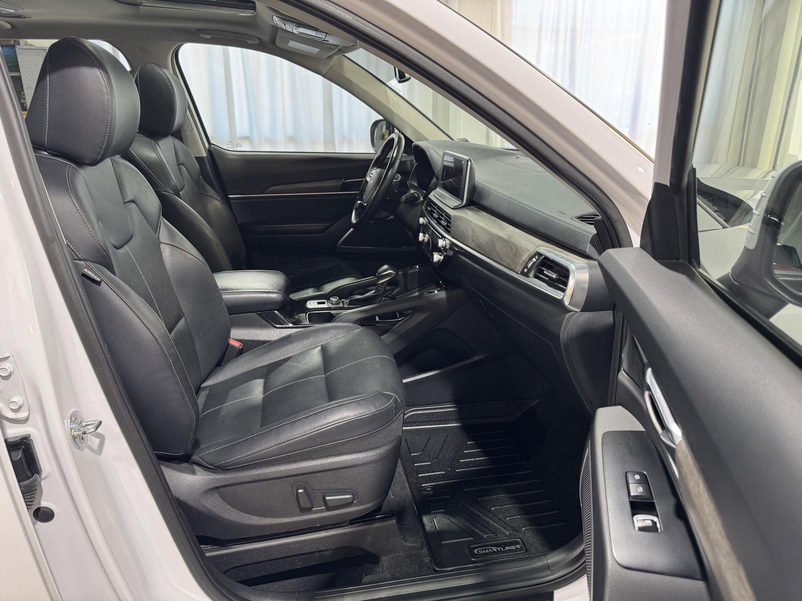 Vehicle photo 22