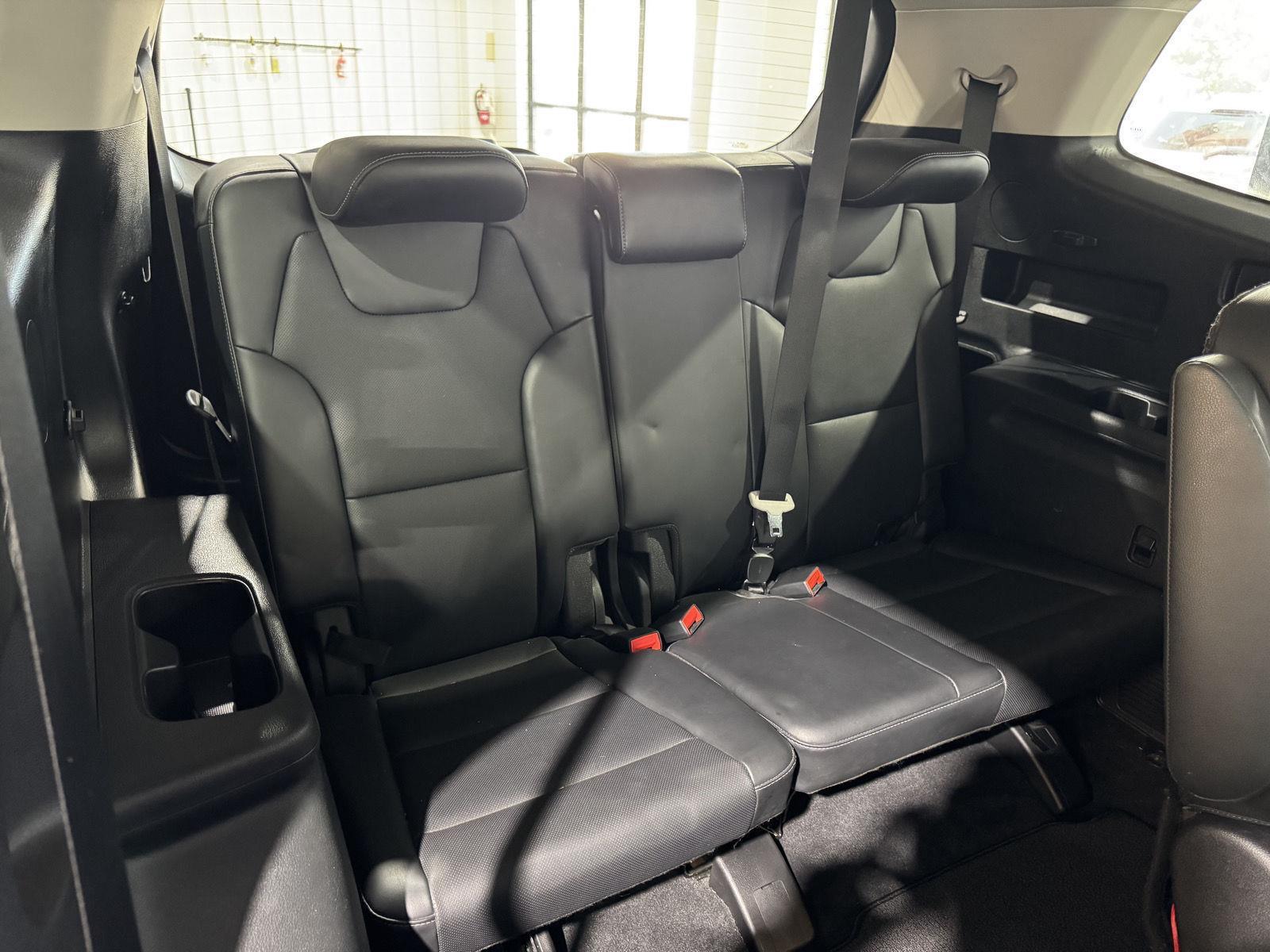 Vehicle photo 27