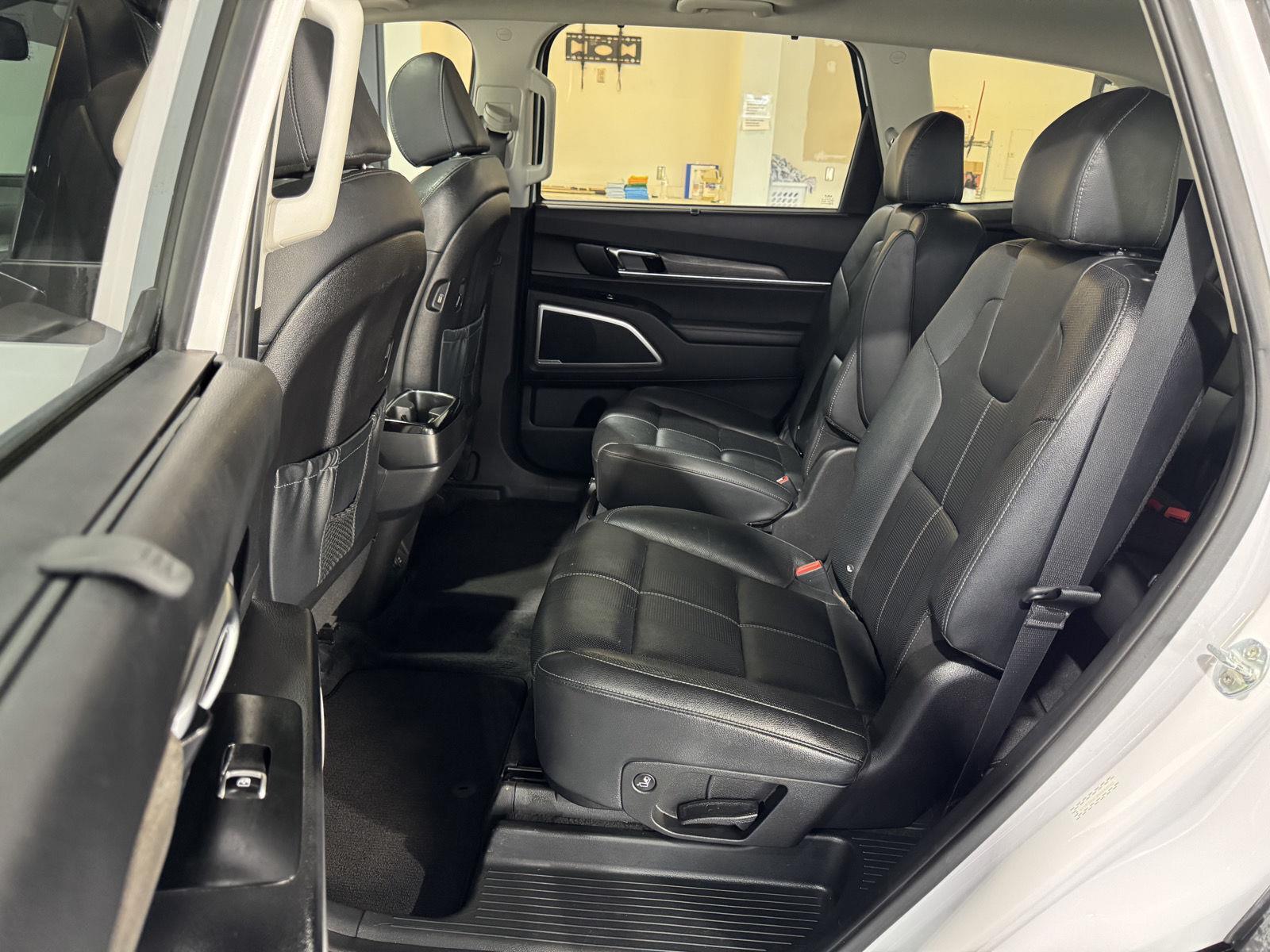 Vehicle photo 29
