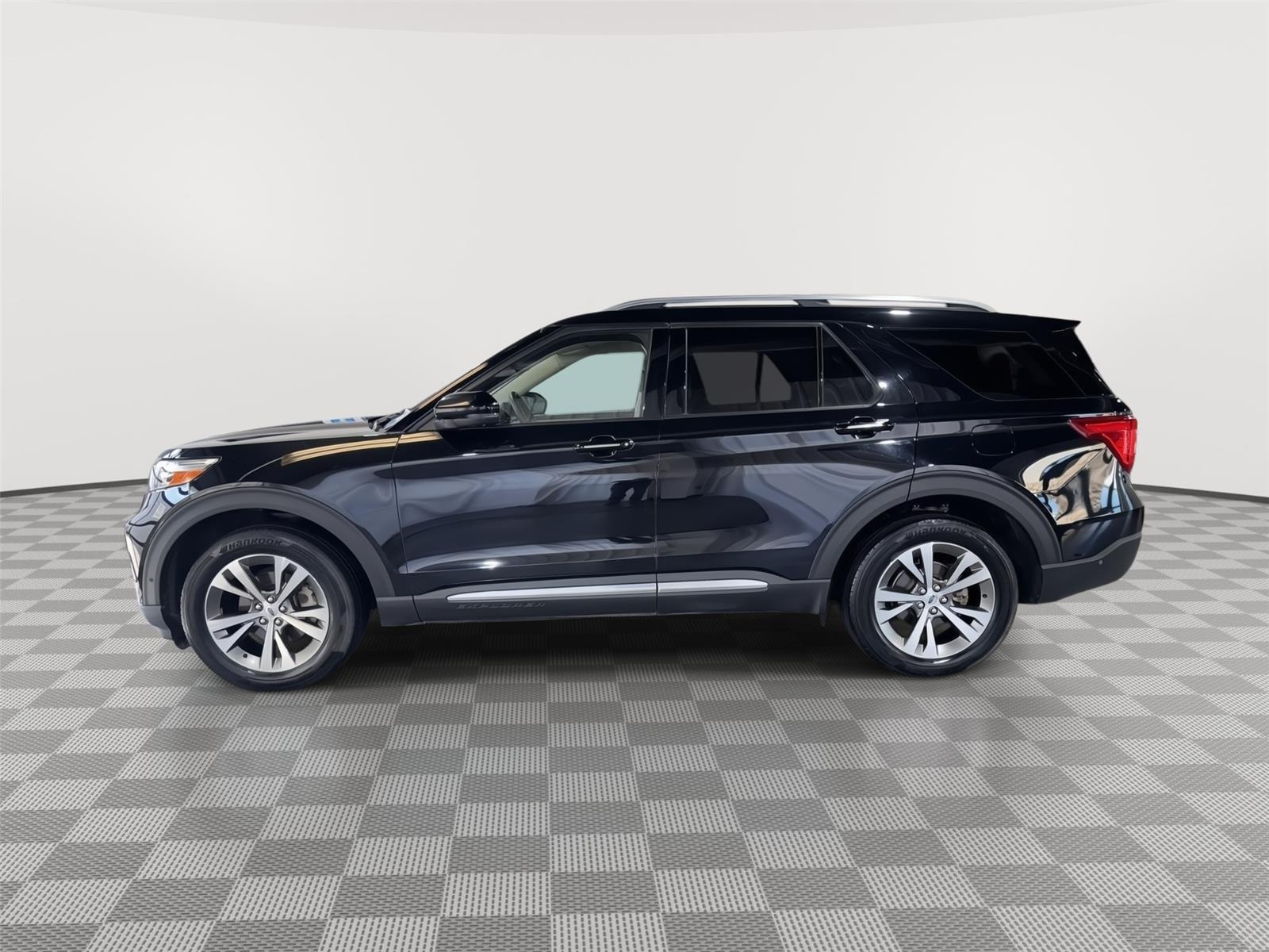 Vehicle photo 2