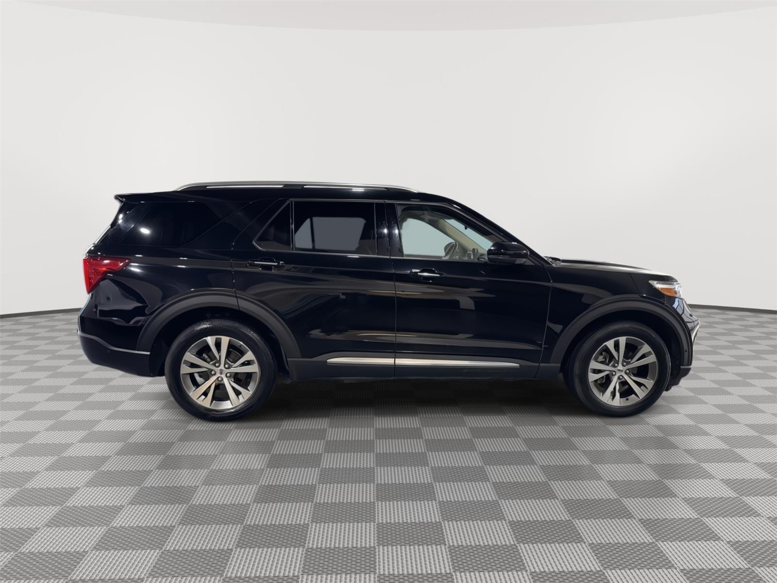 Vehicle photo 6