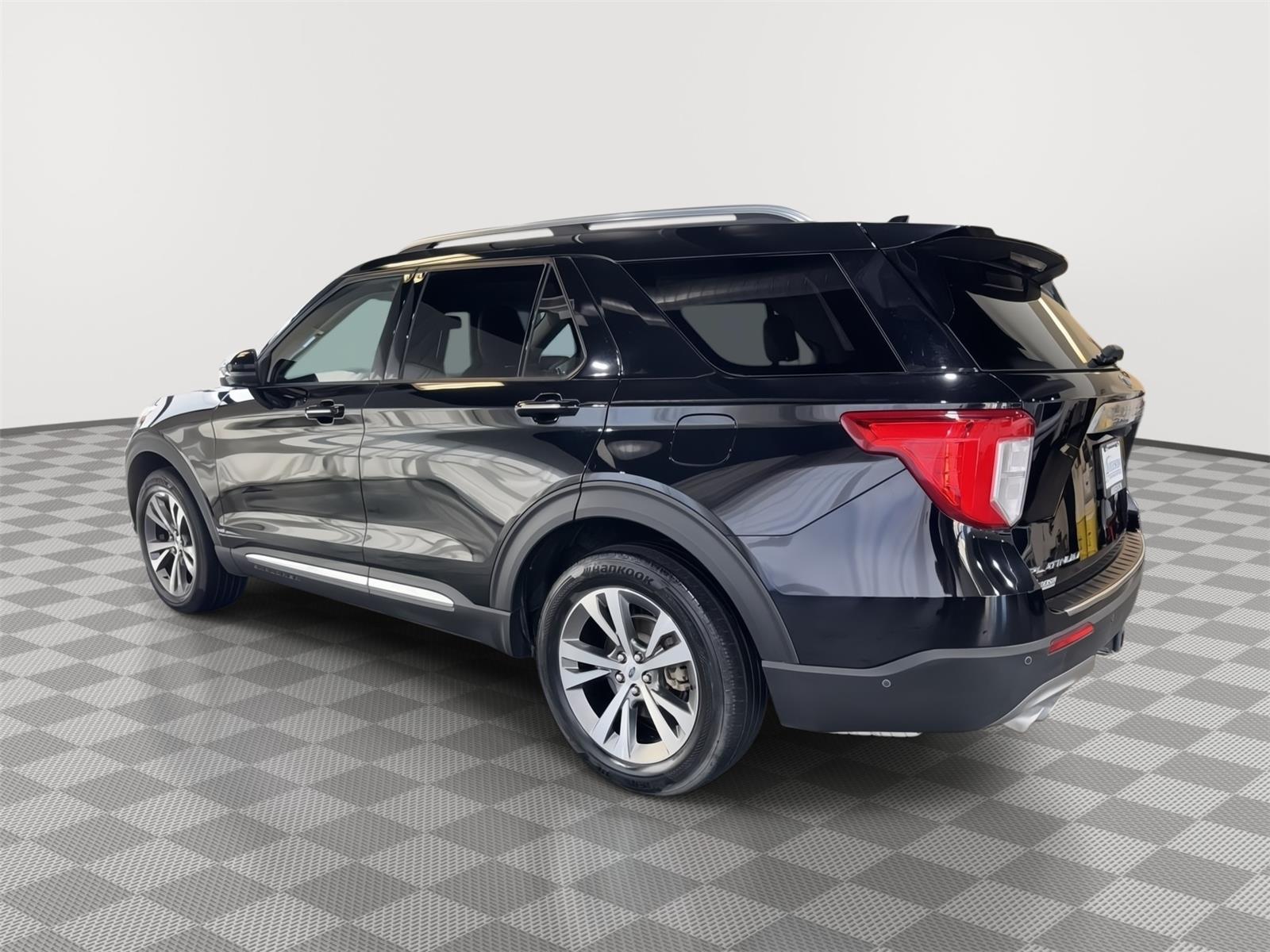 Vehicle photo 9
