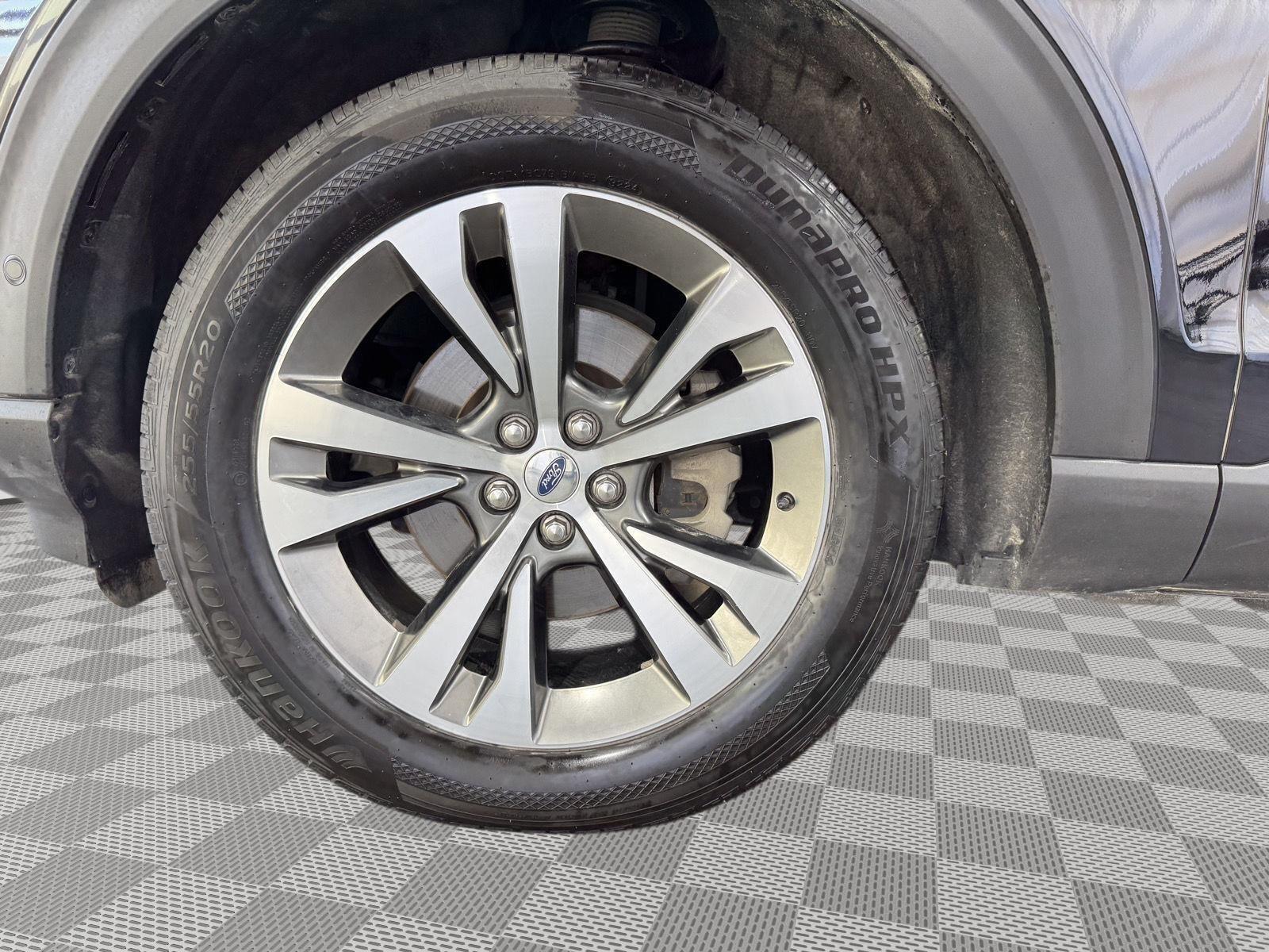 Vehicle photo 10