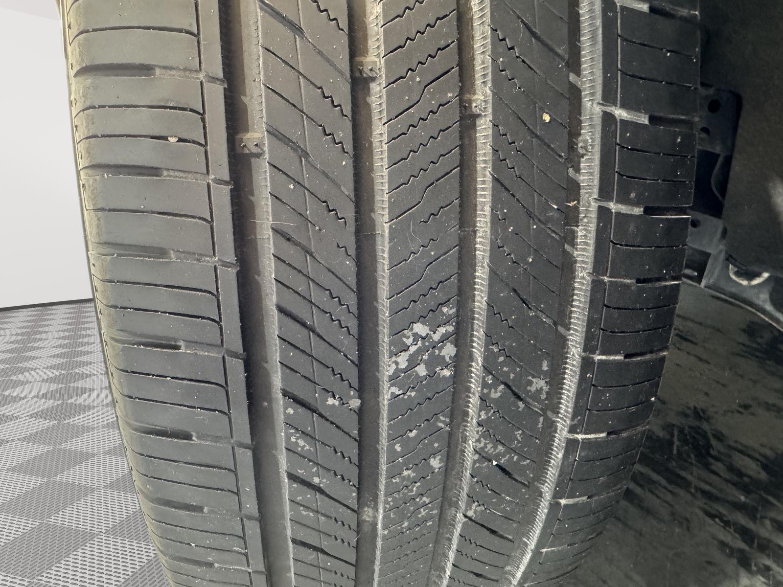 Vehicle photo 11