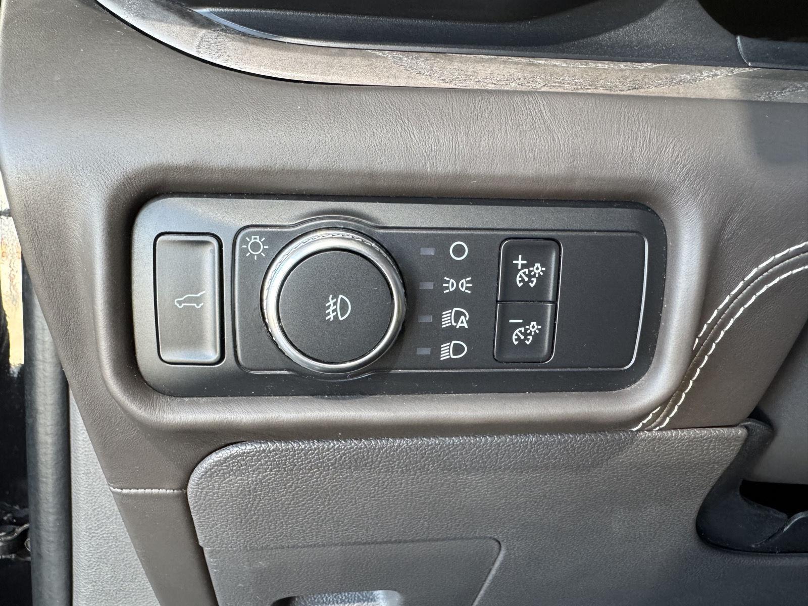 Vehicle photo 16