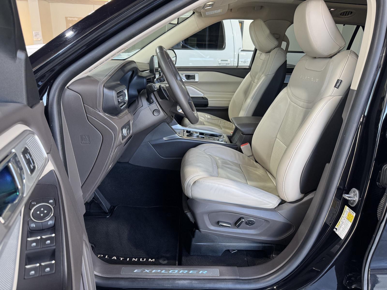 Vehicle photo 17