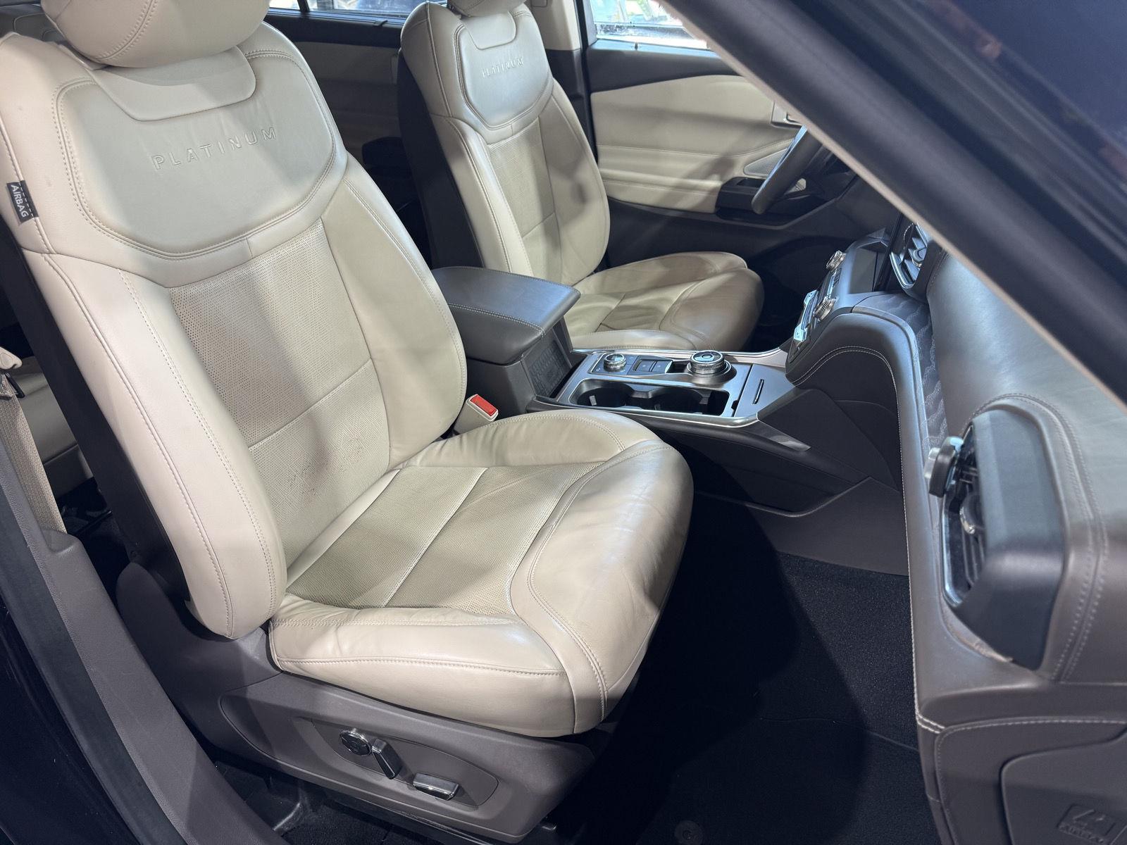 Vehicle photo 24
