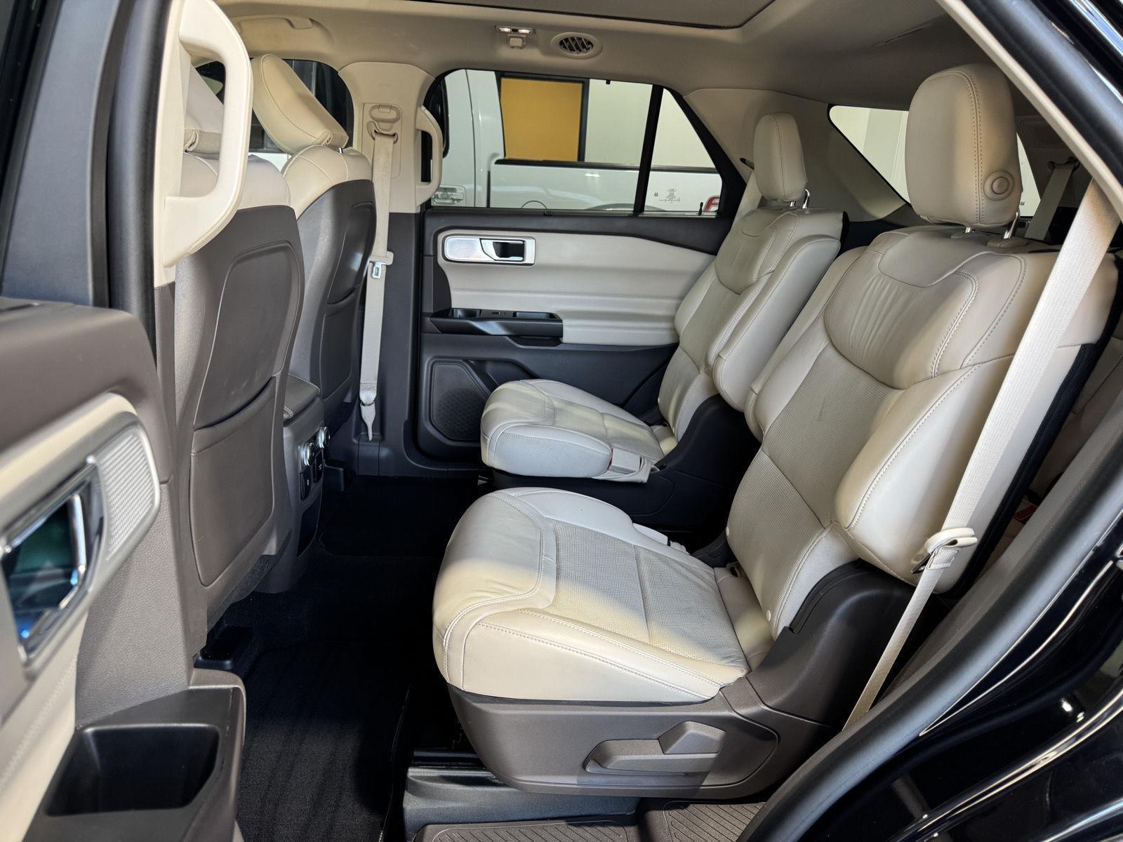 Vehicle photo 26