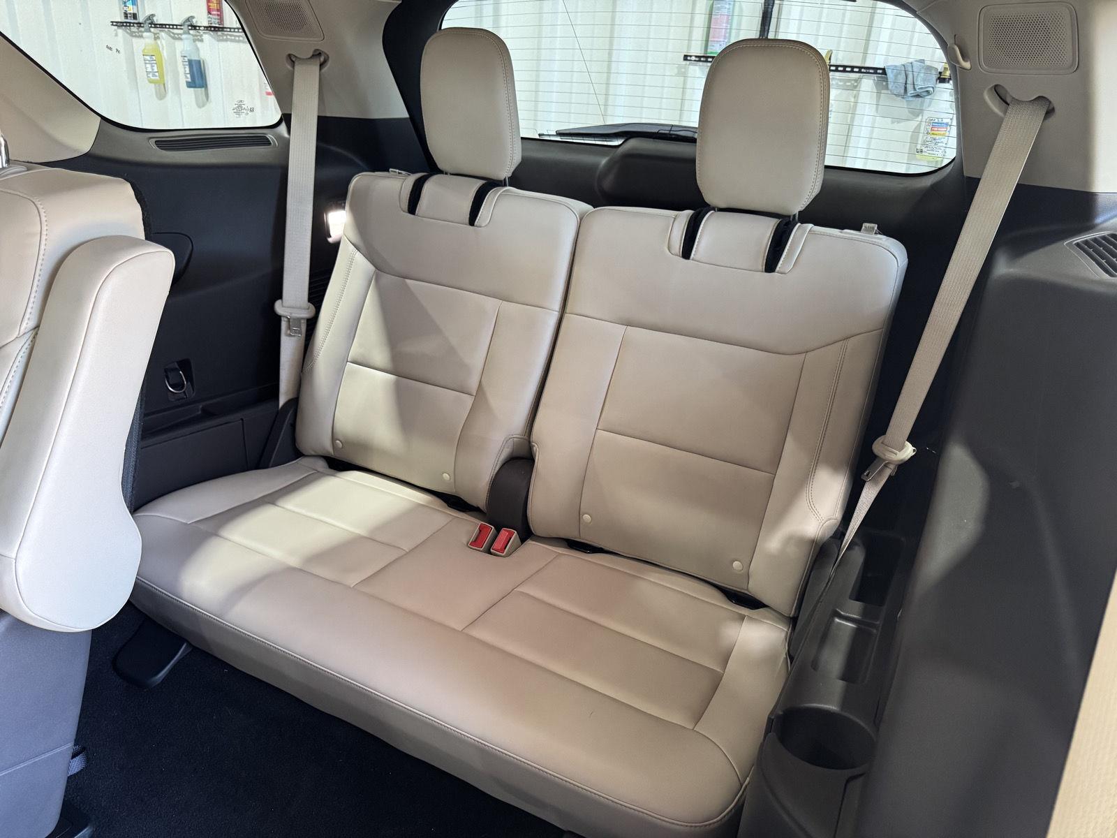 Vehicle photo 27