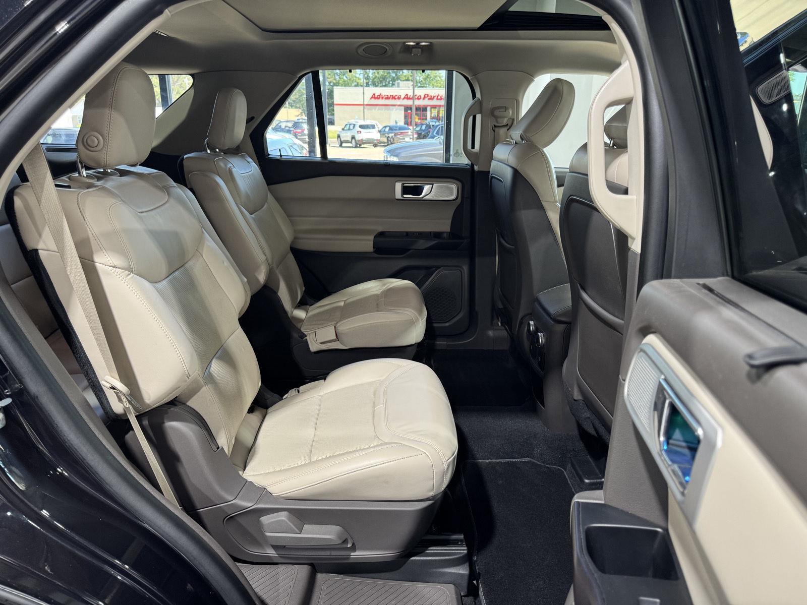 Vehicle photo 29