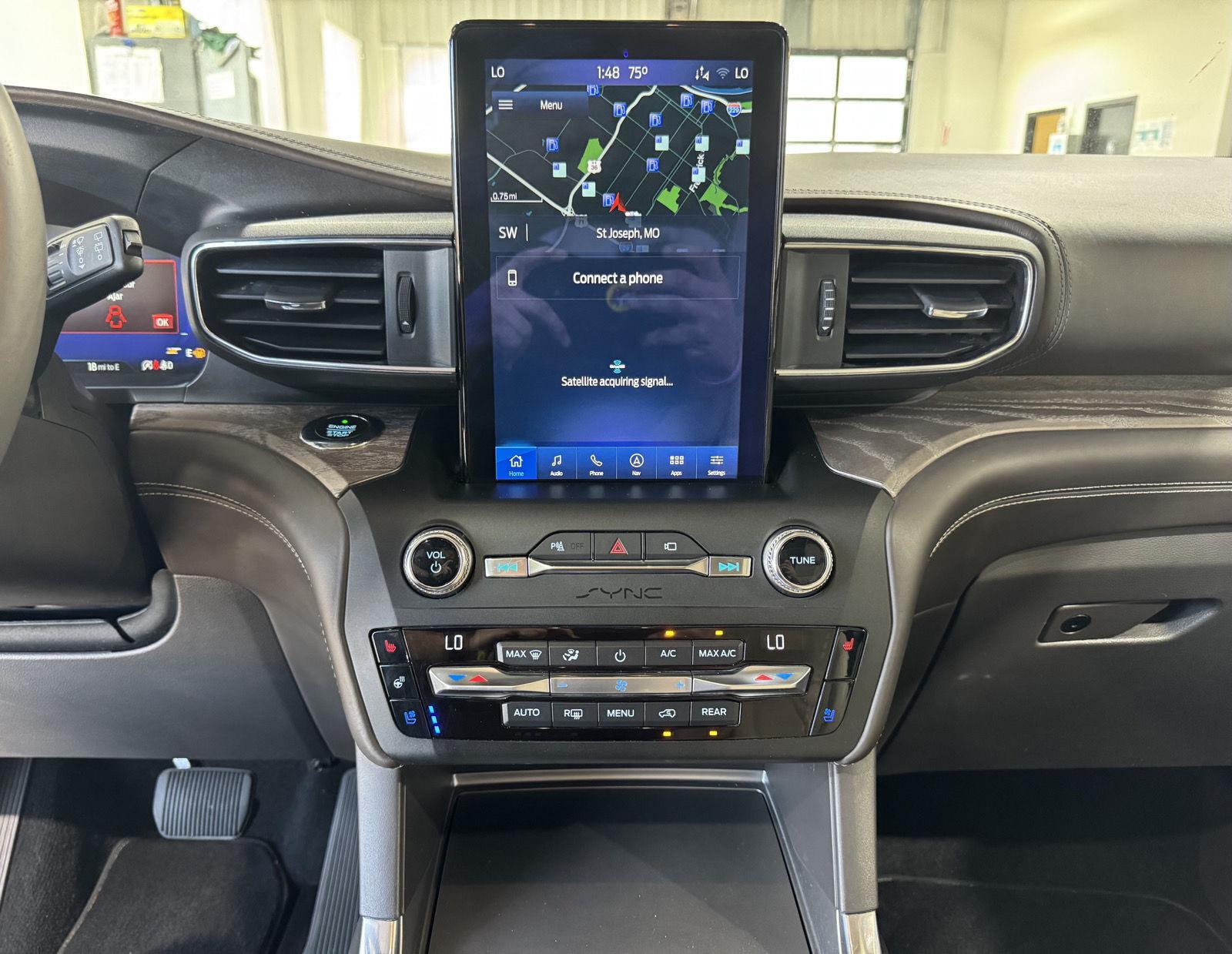 Vehicle photo 33