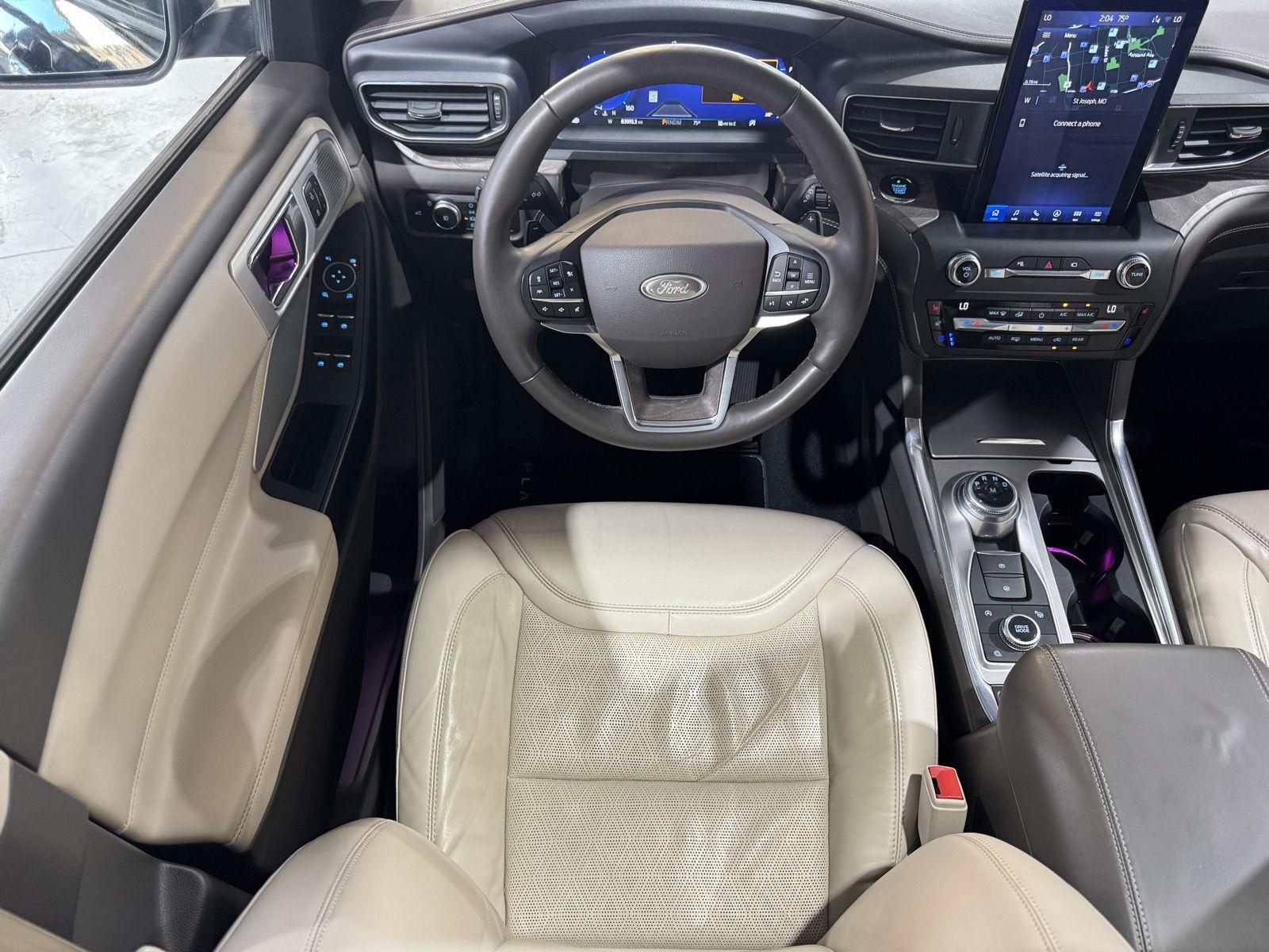 Vehicle photo 21