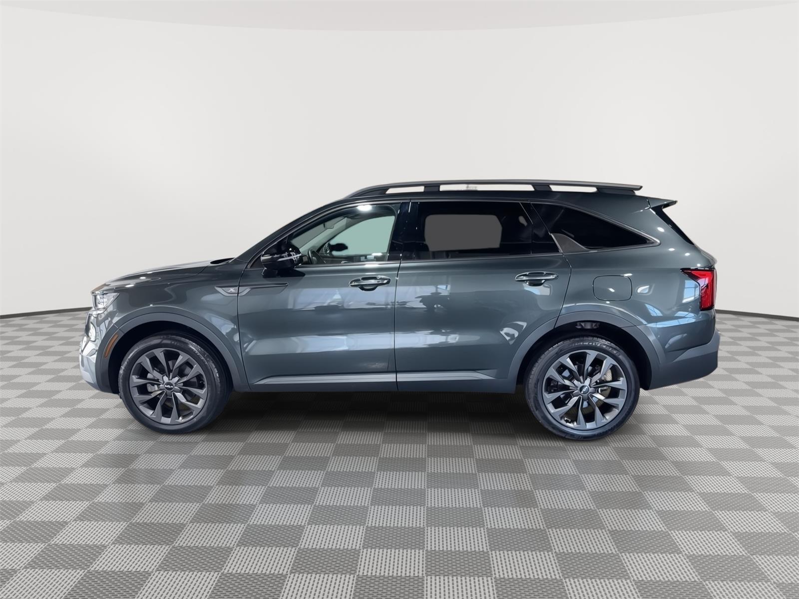 Vehicle photo 2