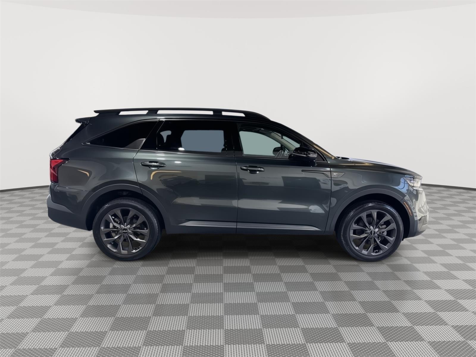 Vehicle photo 7