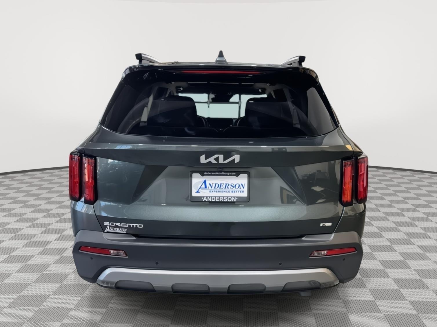 Vehicle photo 9