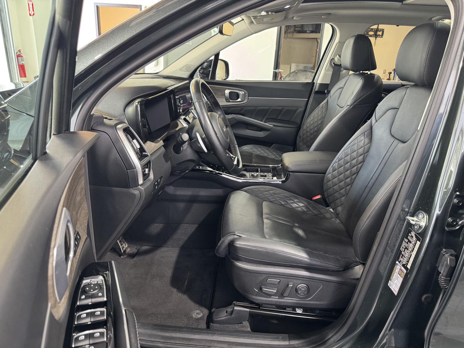 Vehicle photo 18