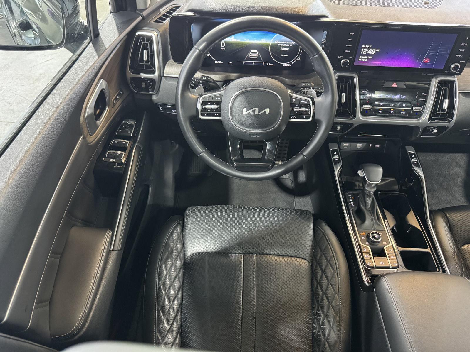 Vehicle photo 22