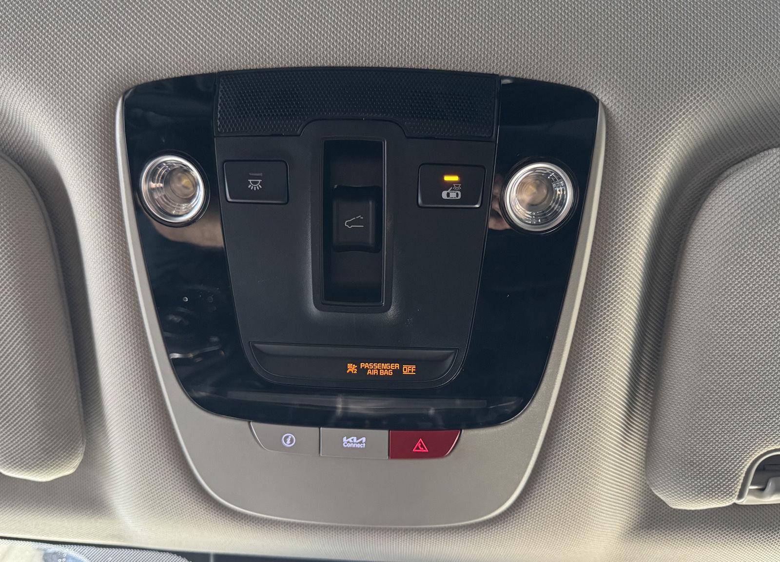 Vehicle photo 33