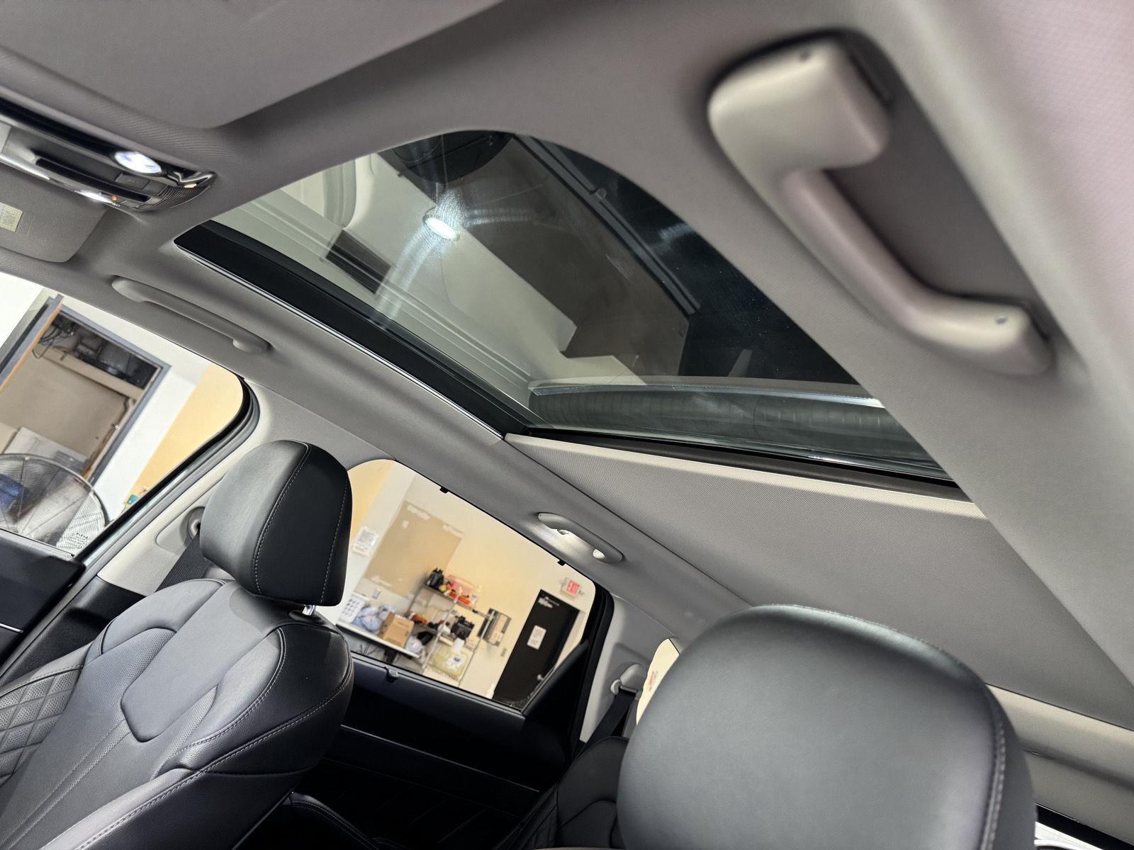 Vehicle photo 34