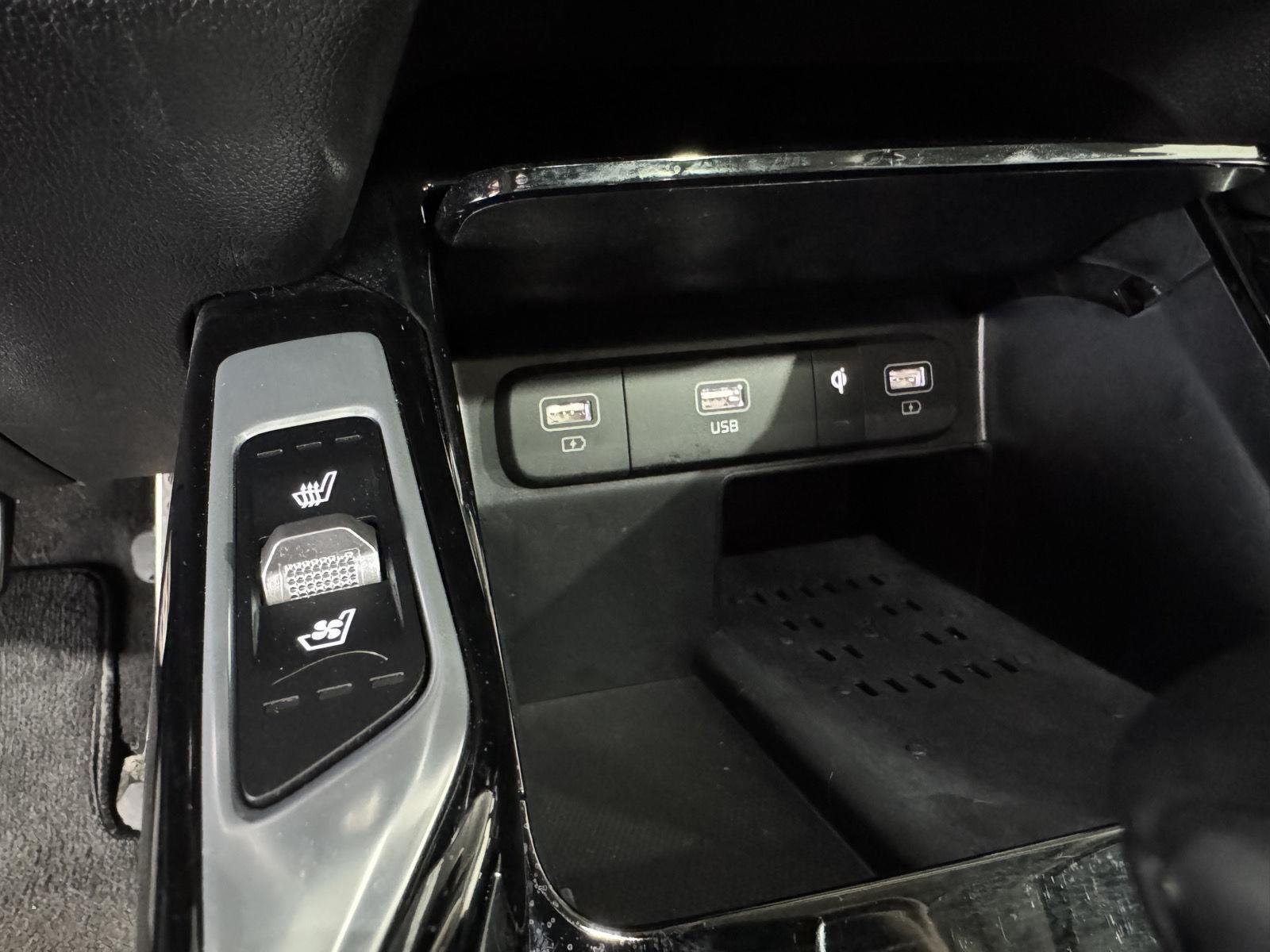 Vehicle photo 38
