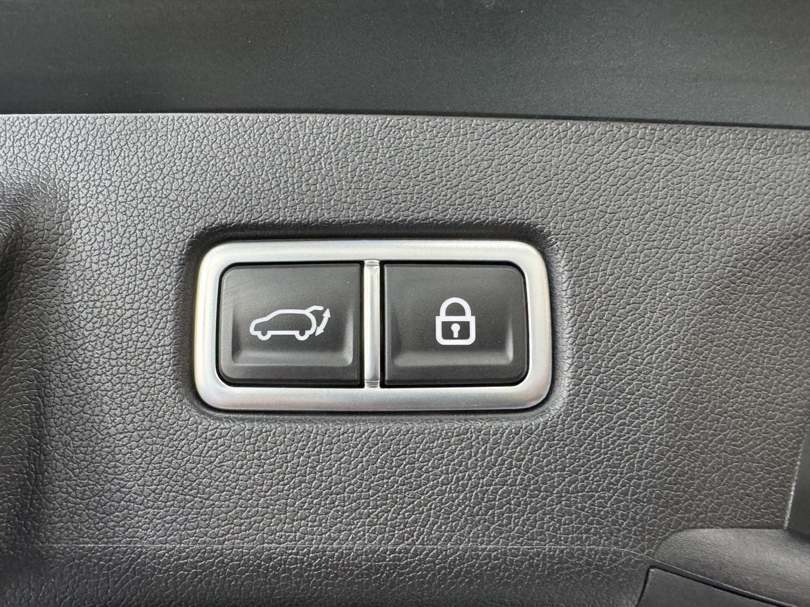 Vehicle photo 47