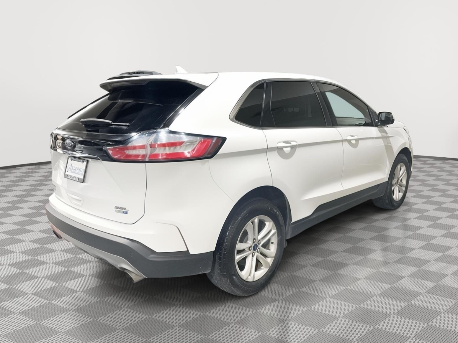 Vehicle photo 6