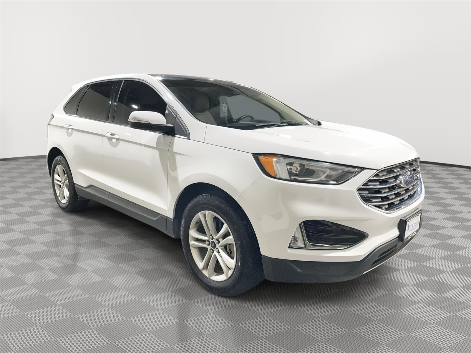 Vehicle photo 8