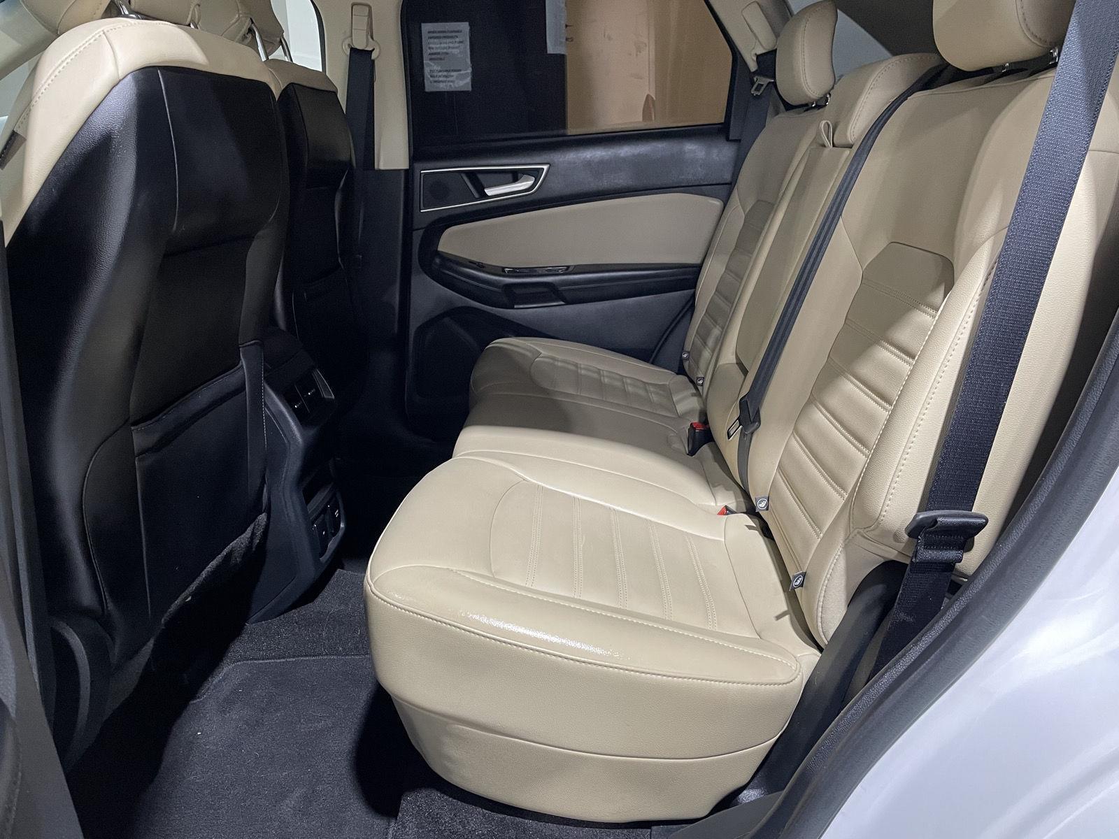 Vehicle photo 15