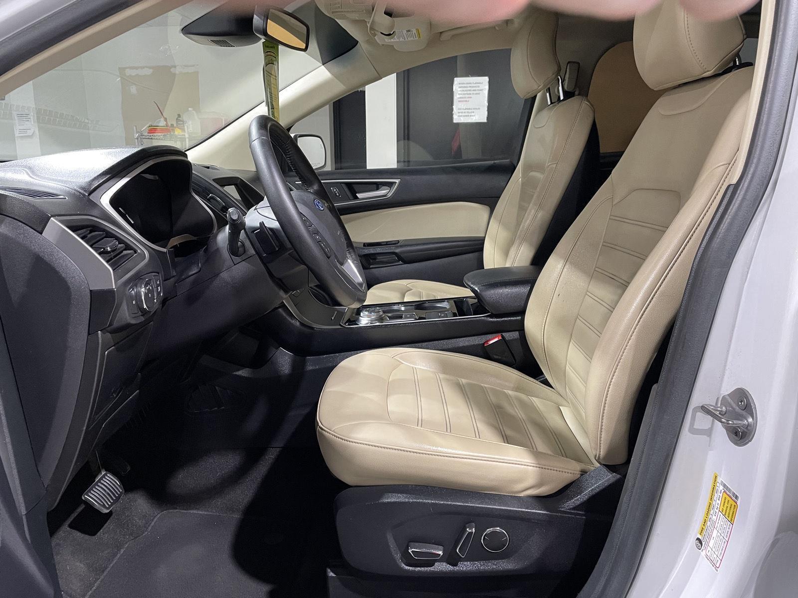 Vehicle photo 23