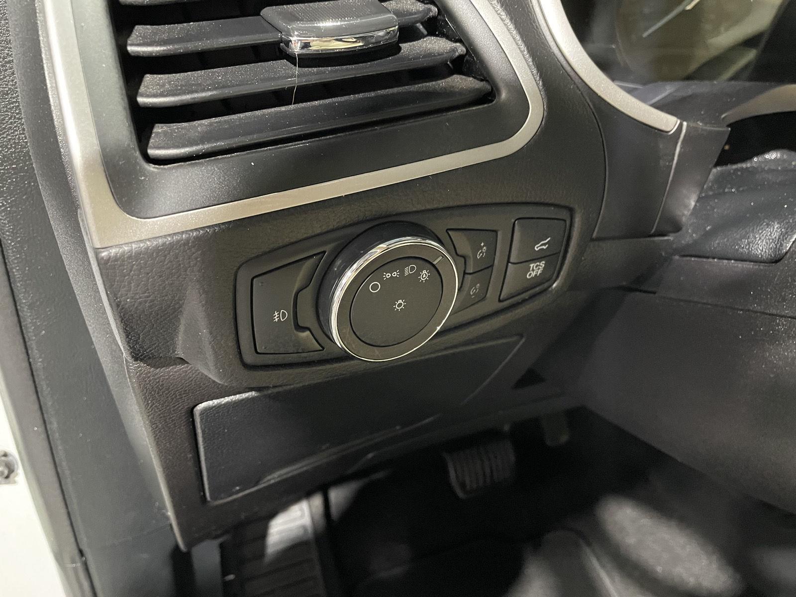 Vehicle photo 27