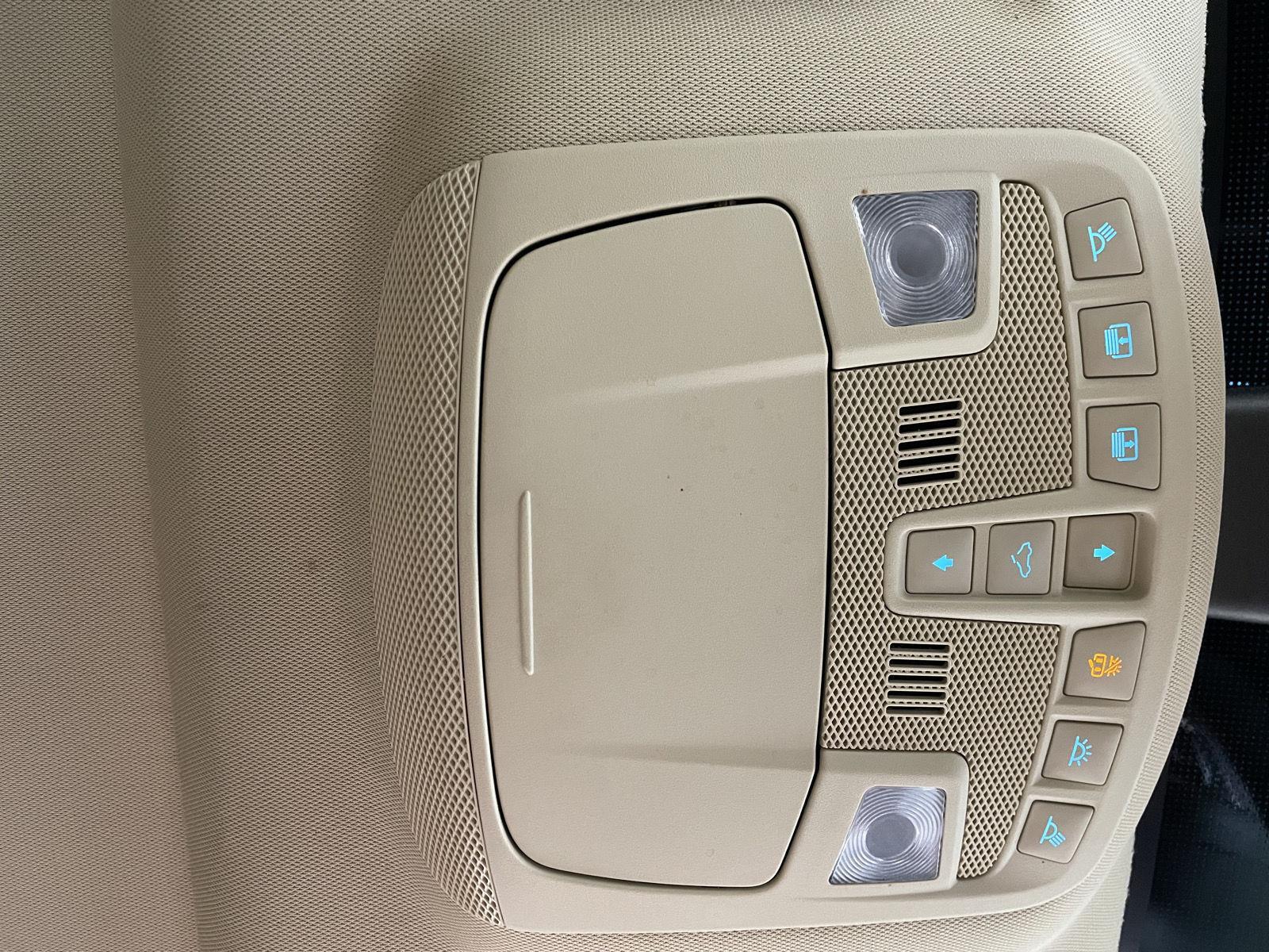 Vehicle photo 32