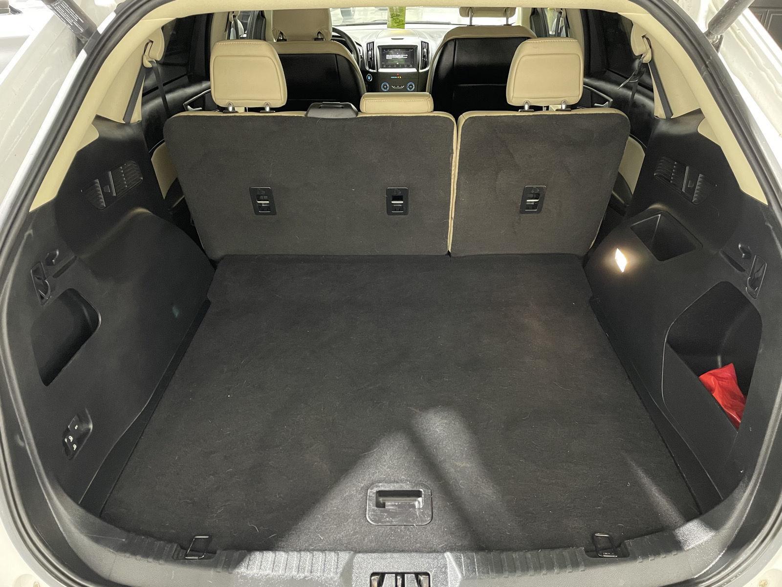 Vehicle photo 33