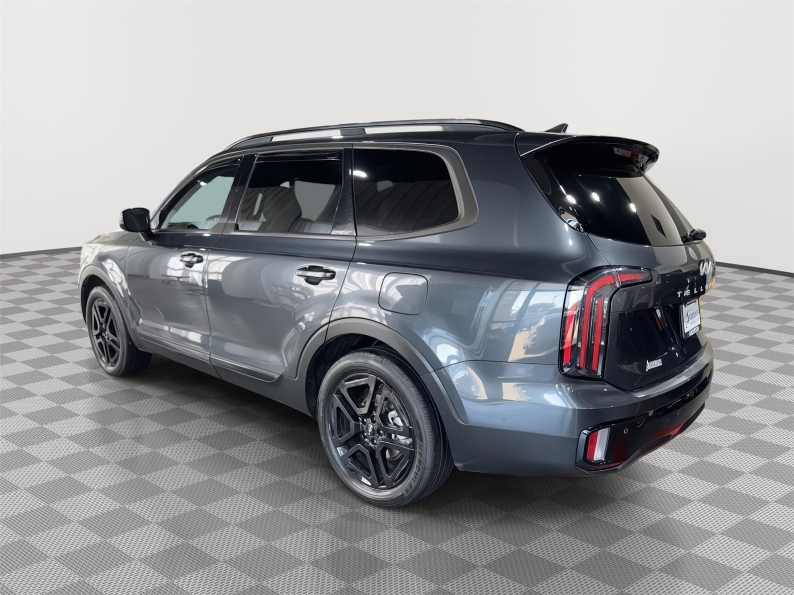 Vehicle photo 10